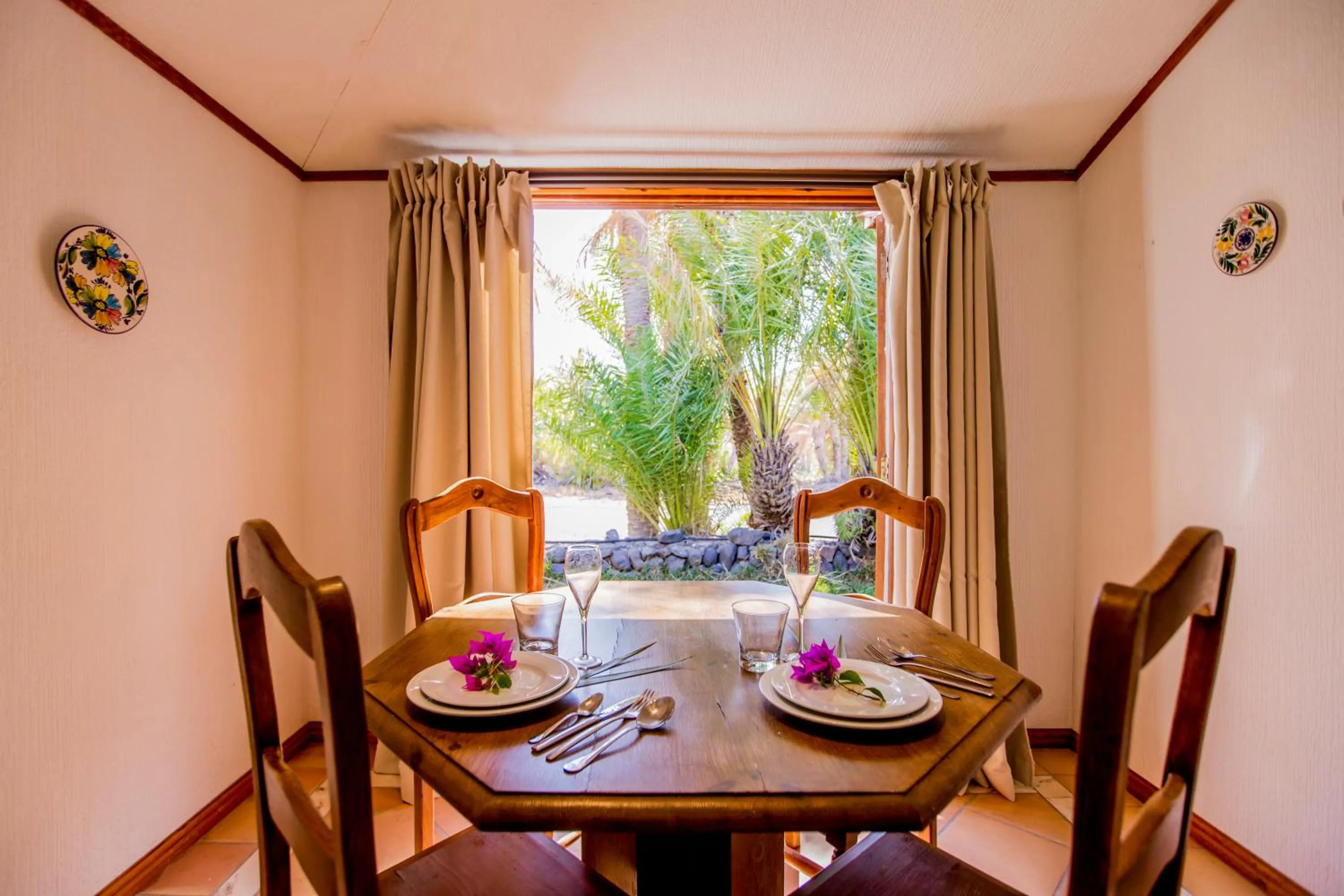 Dining area in Bahía de Ávalos
