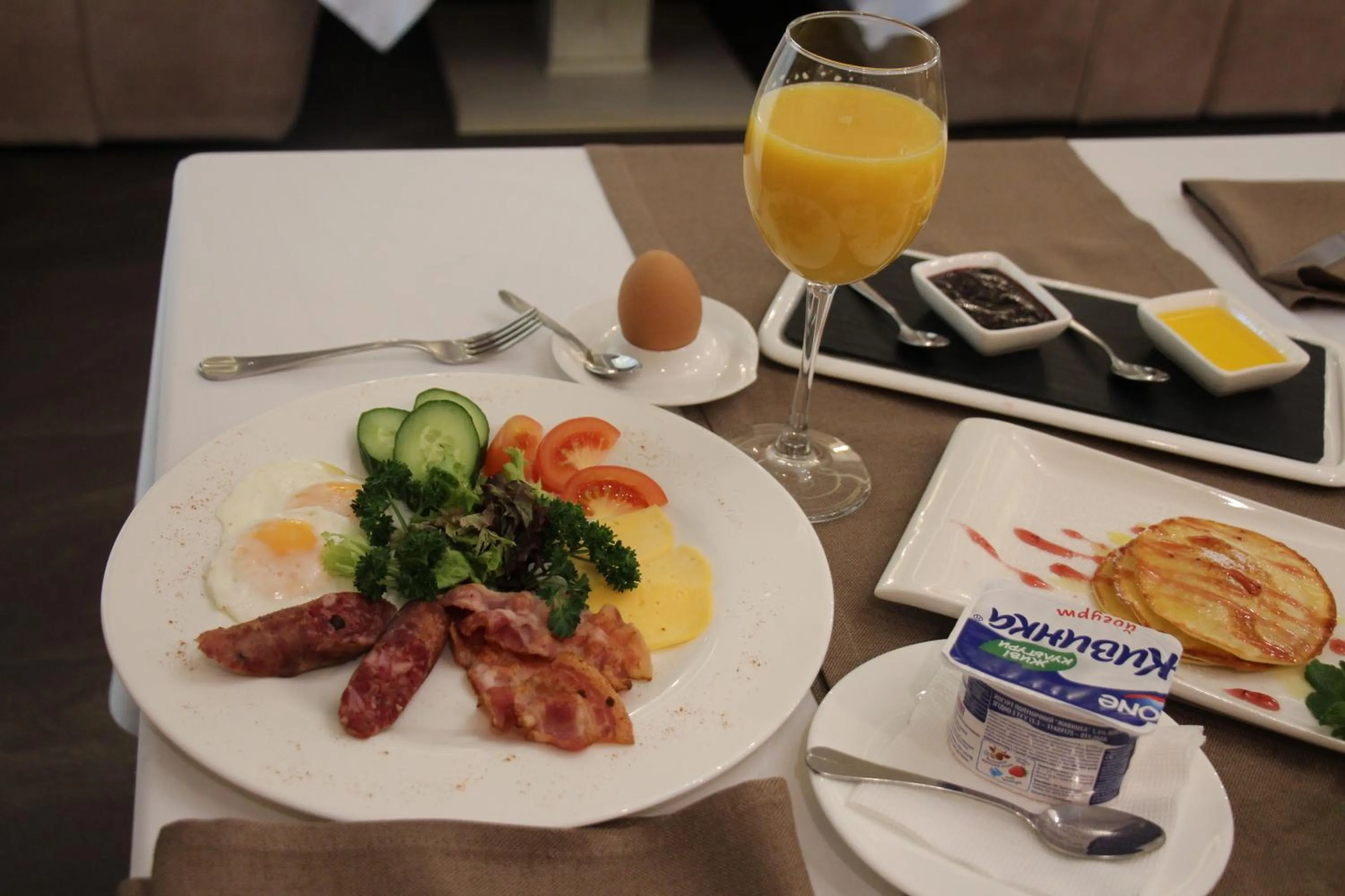 Continental breakfast in Aristokrat