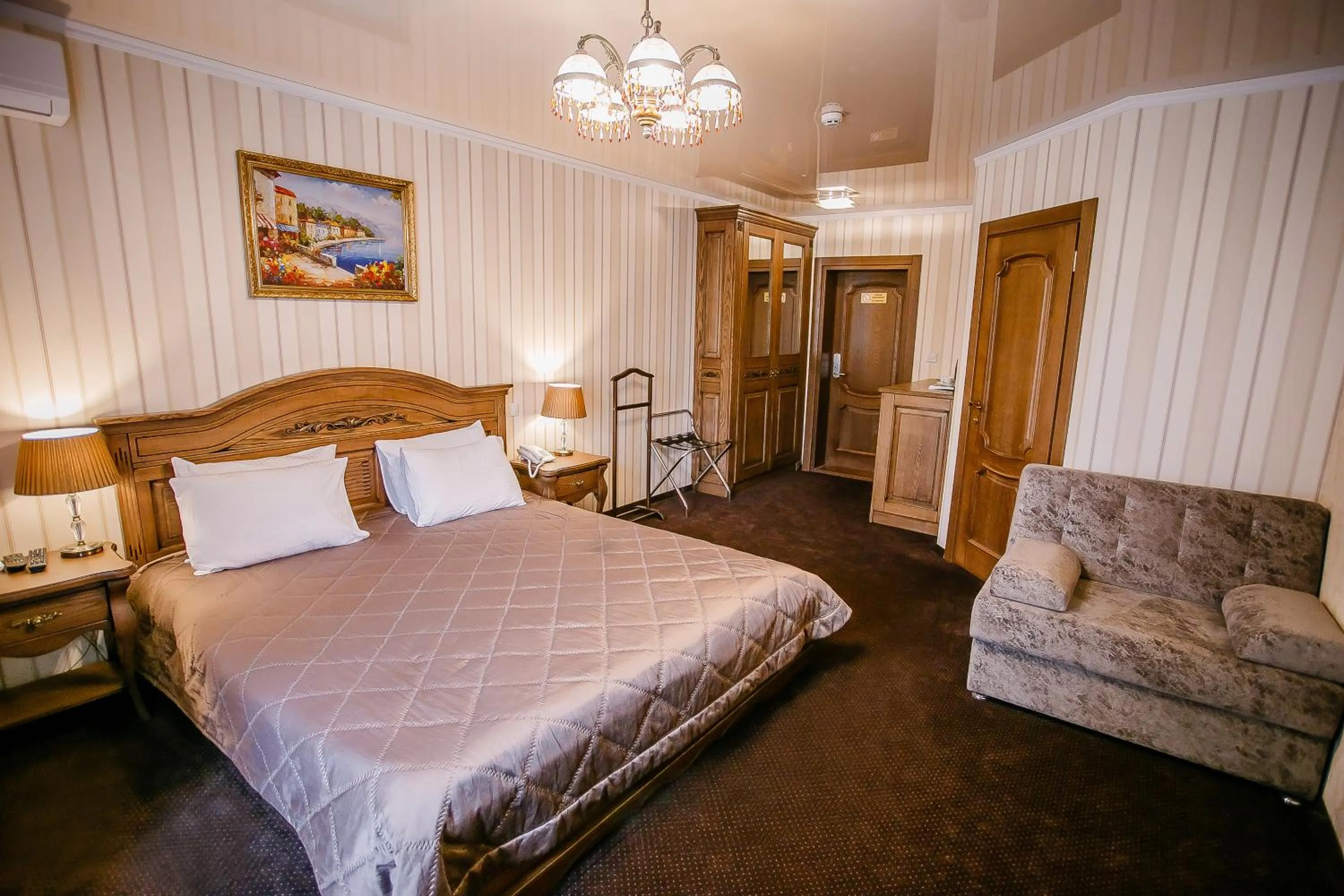 Photo of the whole room, Bed in Aristokrat