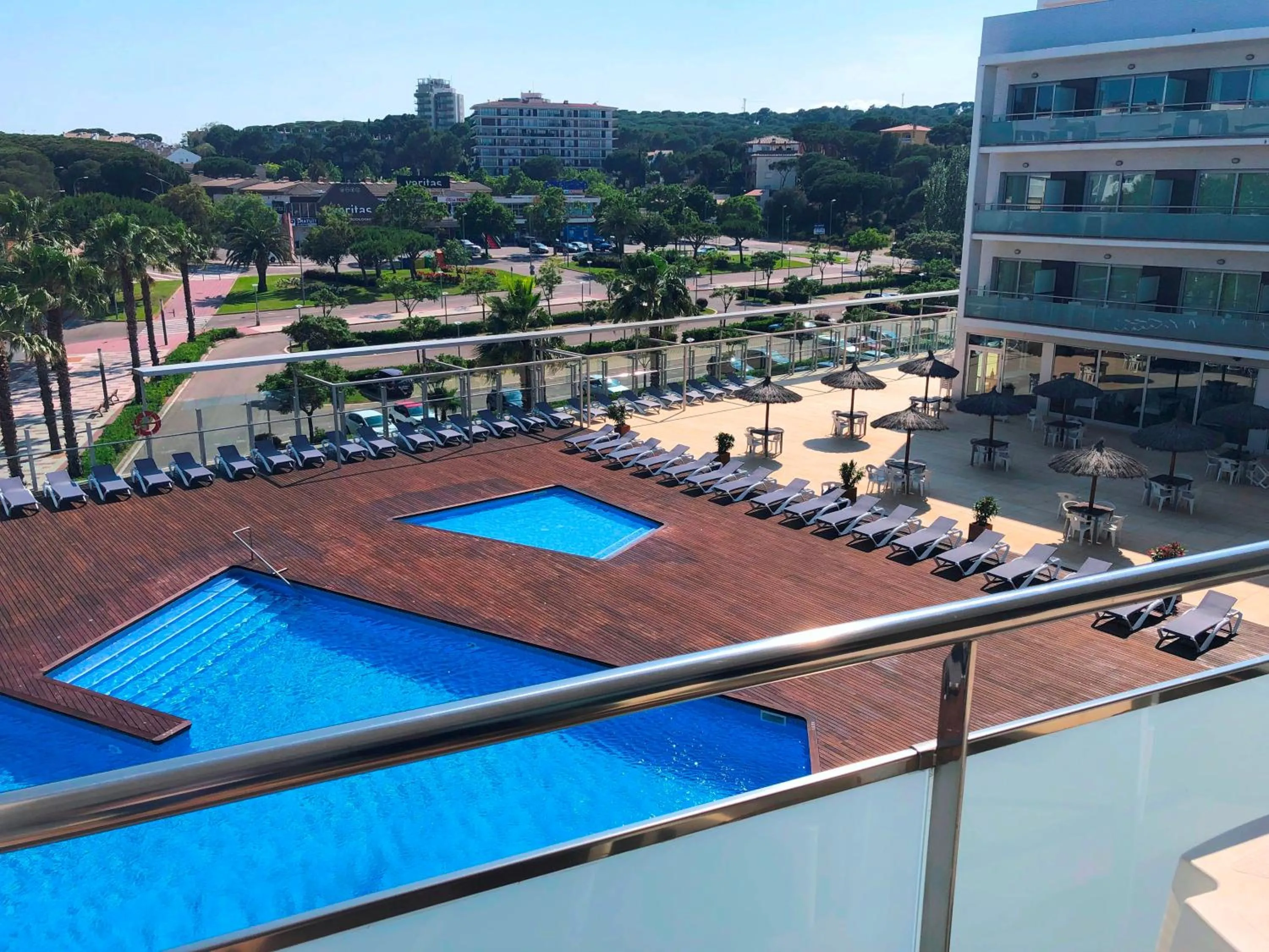 Pool view in RVHotels Nautic Park