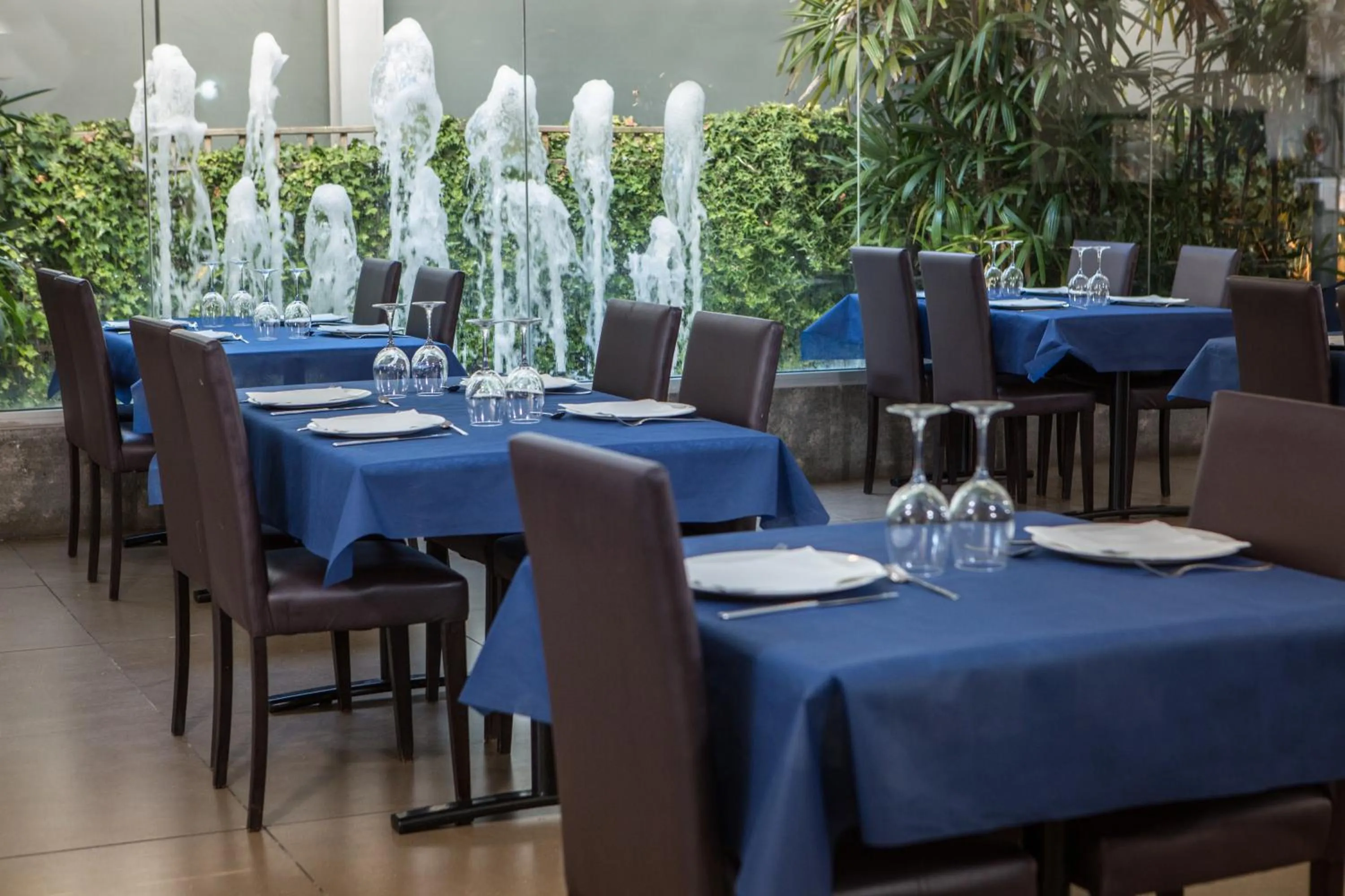 Restaurant/places to eat in RVHotels Nautic Park