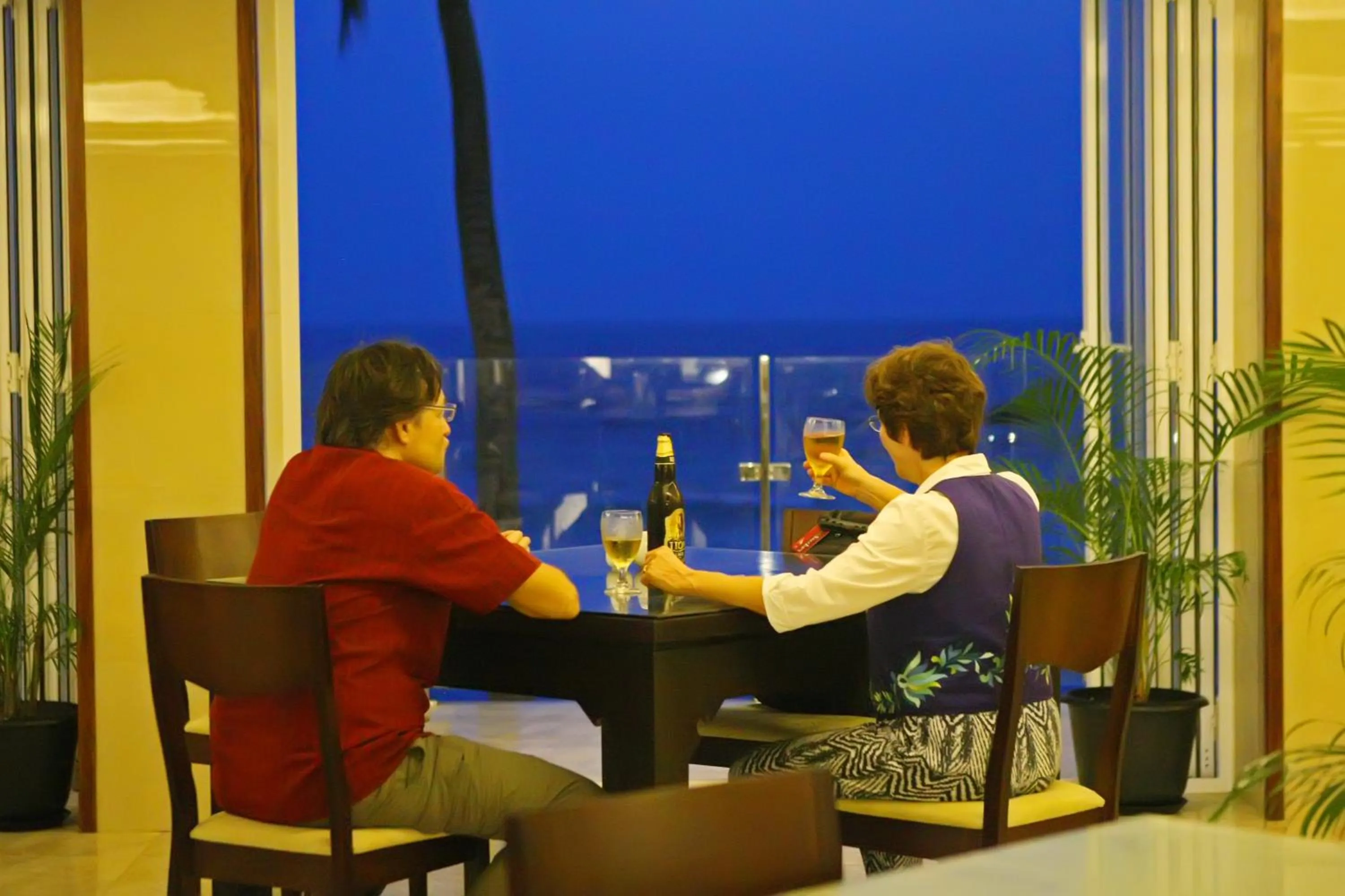 Restaurant/places to eat in Sayura Beach Hotel