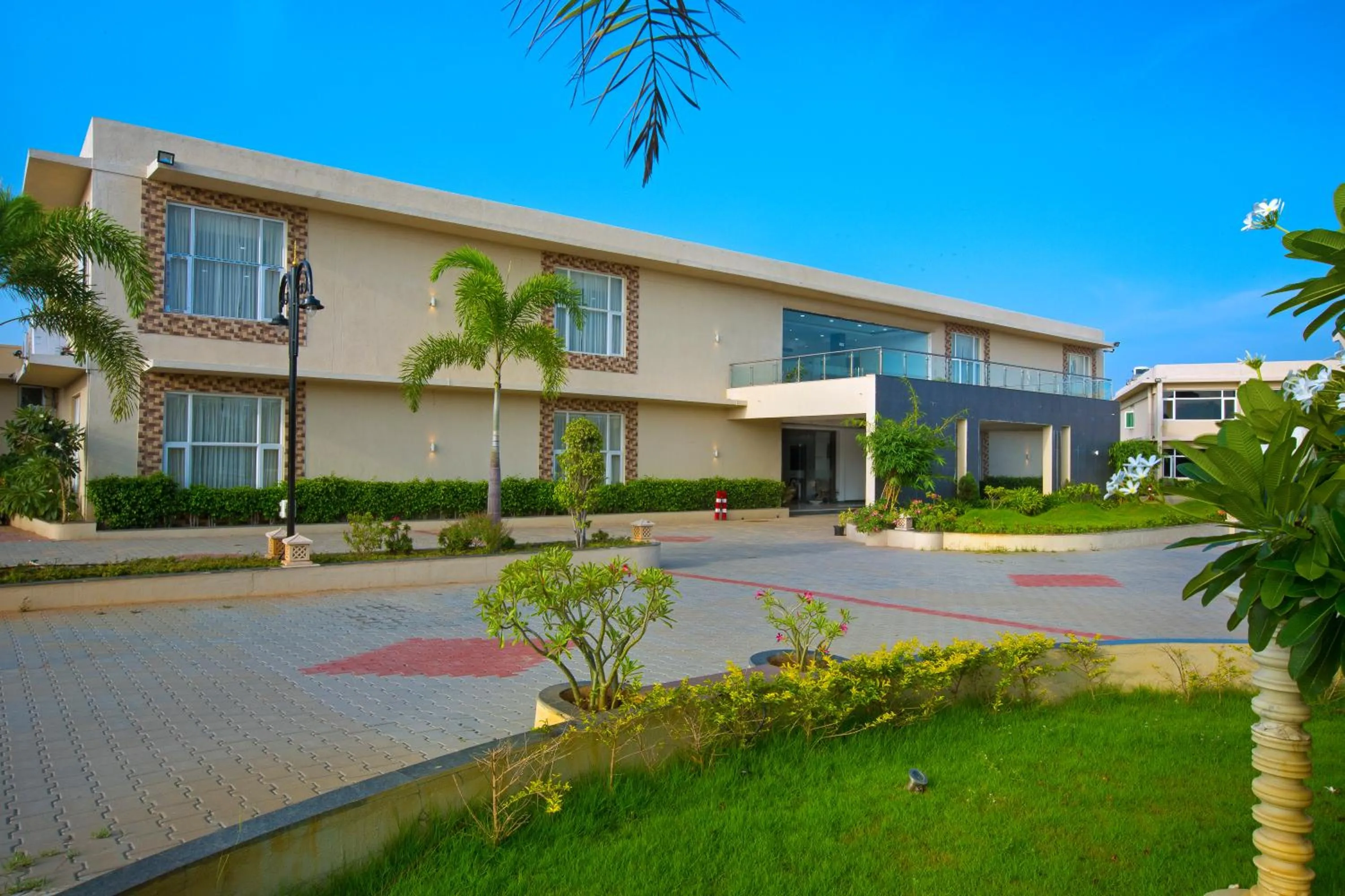 Facade/entrance in Landmark Pallavaa Beach Resorts Mahabalipuram