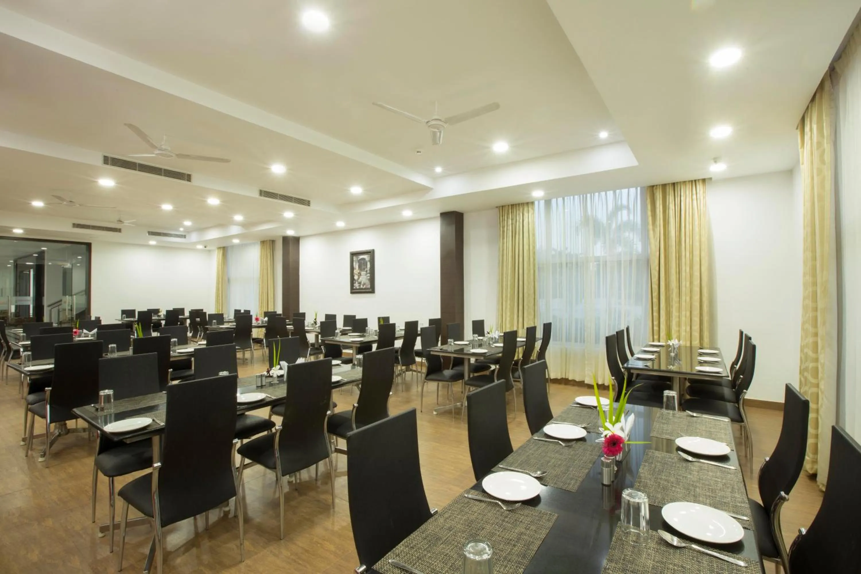 Restaurant/places to eat in Landmark Pallavaa Beach Resorts Mahabalipuram
