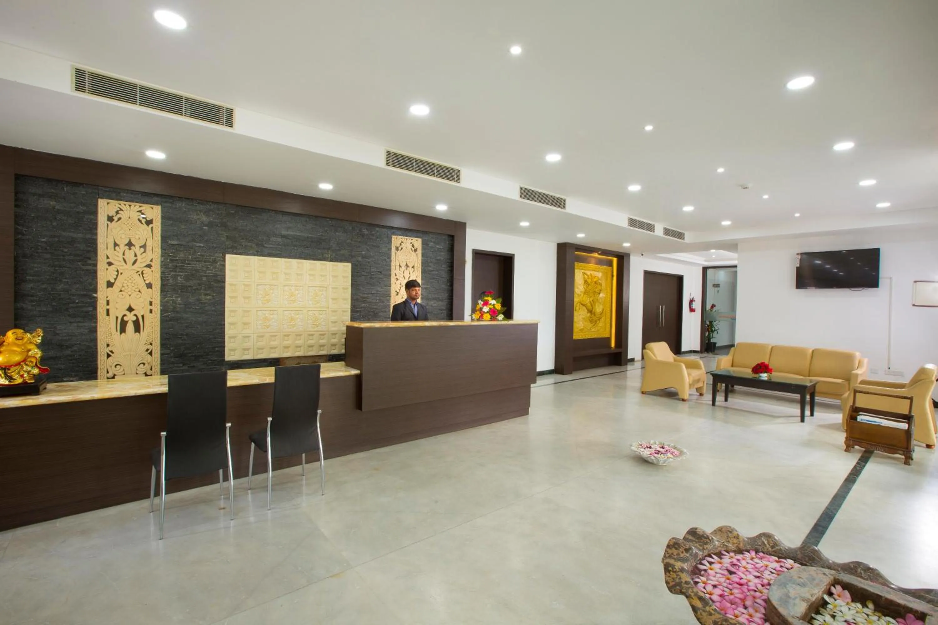 Lobby or reception in Landmark Pallavaa Beach Resorts Mahabalipuram