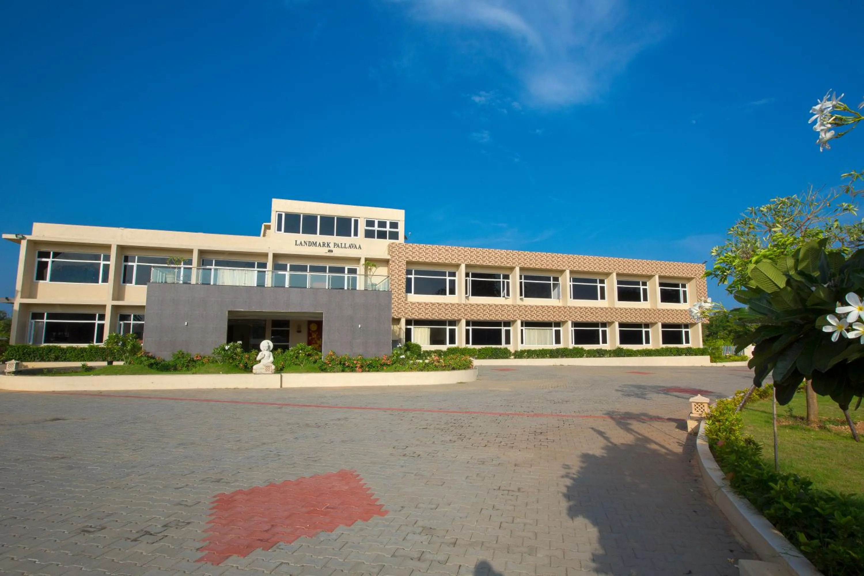 Lobby or reception in Landmark Pallavaa Beach Resorts Mahabalipuram