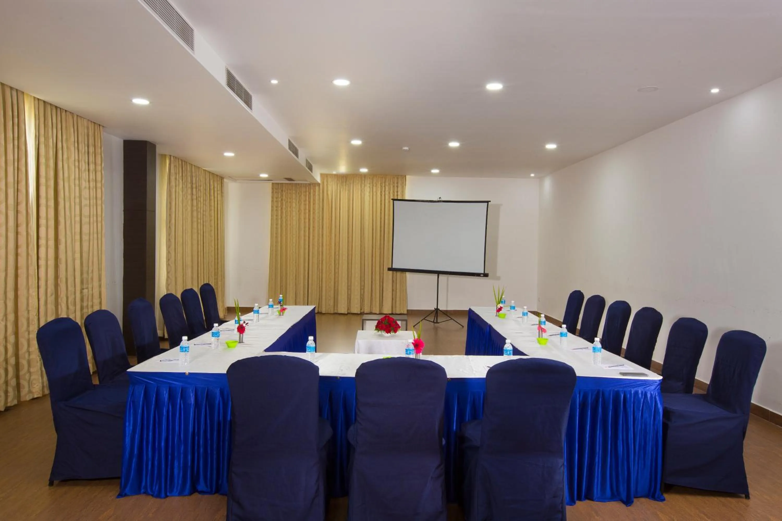 Meeting/conference room in Landmark Pallavaa Beach Resorts Mahabalipuram