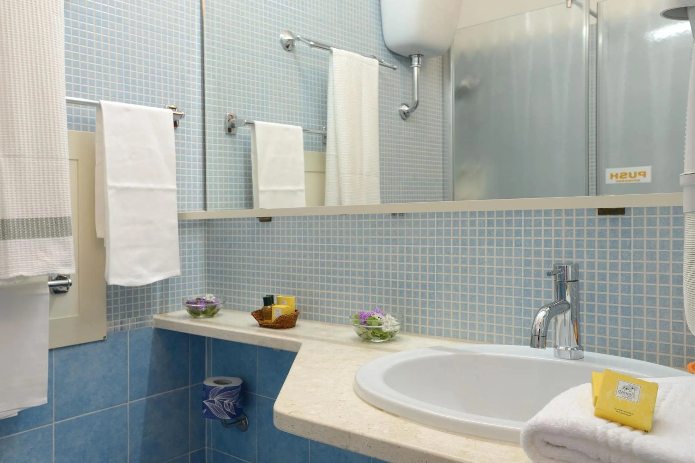 Bathroom in Hotel Oasis