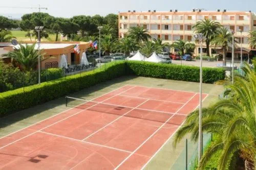 Facade/entrance in Hotel Oasis