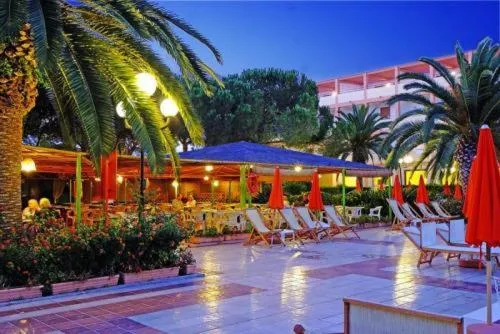 Facade/entrance in Hotel Oasis