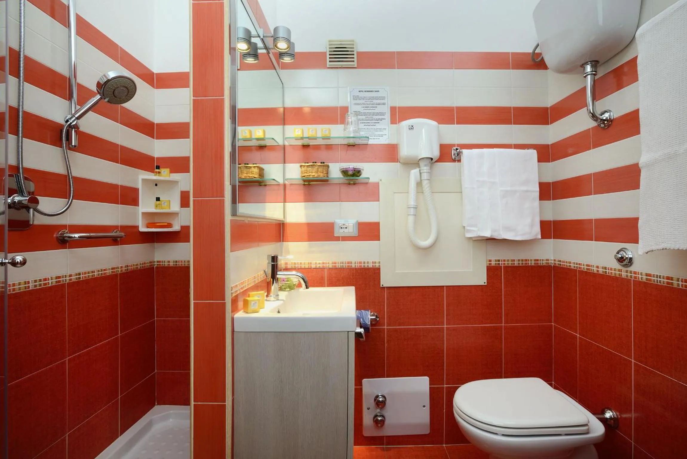 Bathroom in Hotel Oasis