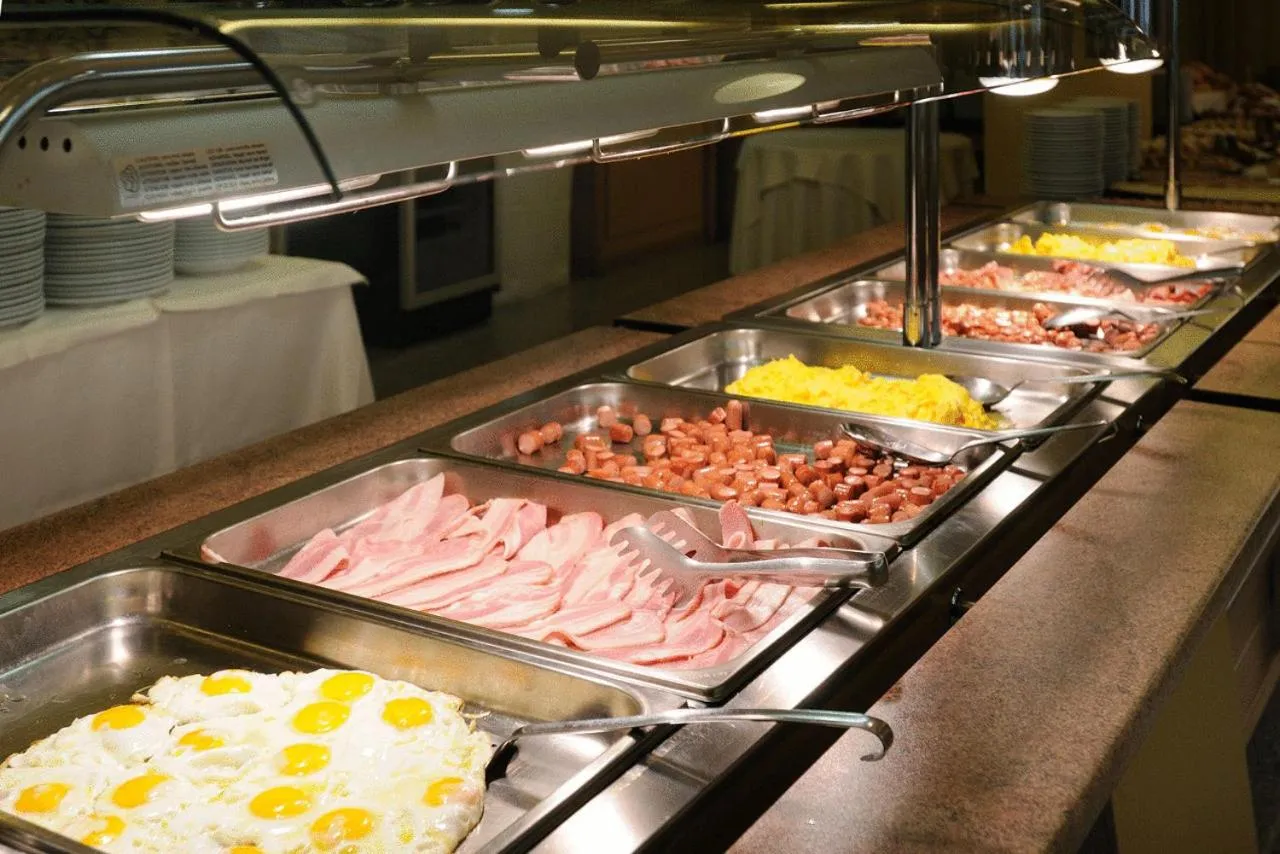 Food and drinks in Hotel Oasis