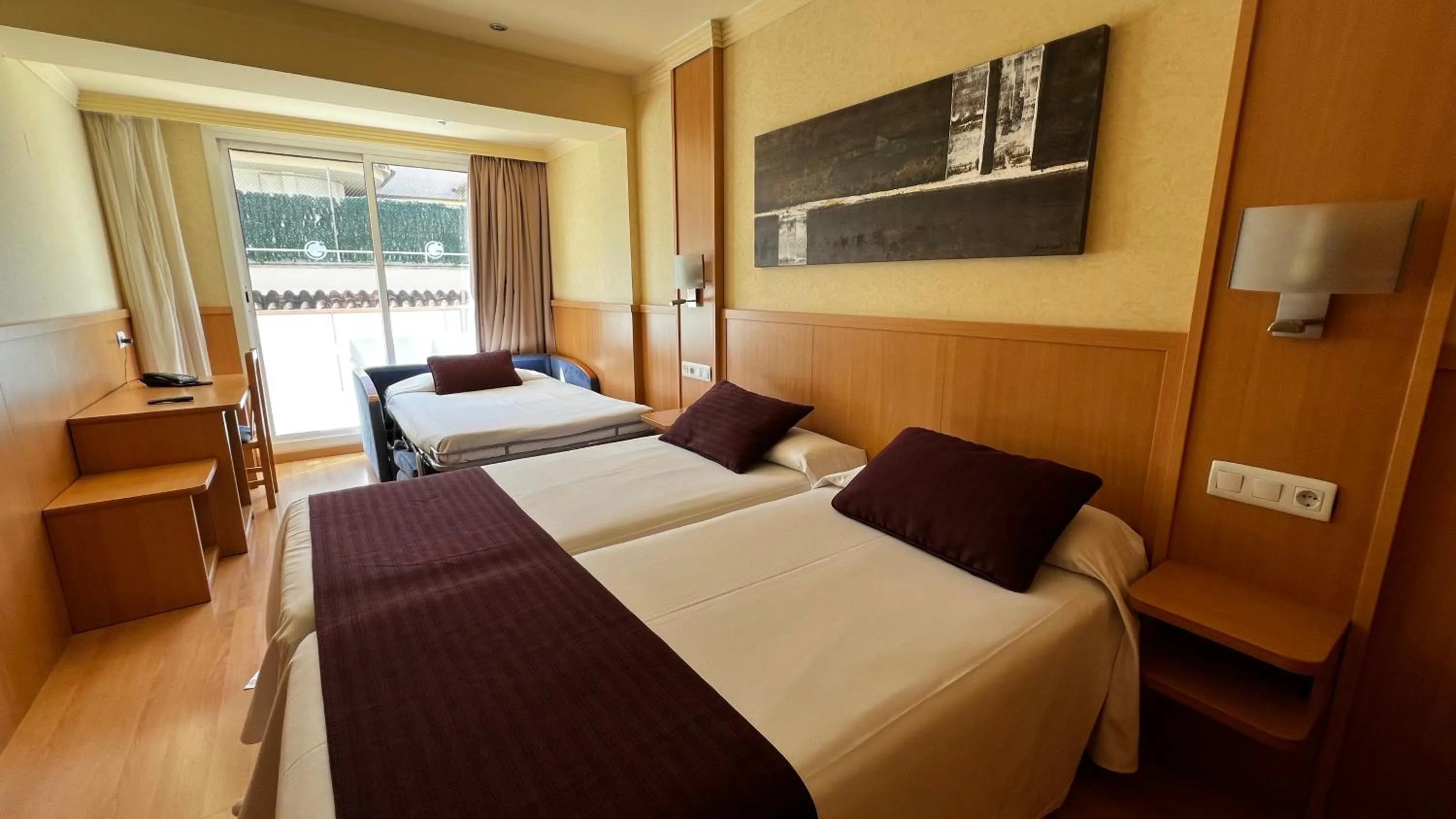 Bedroom, Bed in Hotel Guitart Central Park Aqua Resort