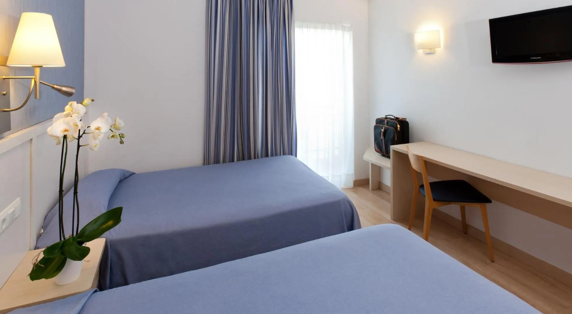 Bedroom, Bed in Hotel Guitart Central Park Aqua Resort