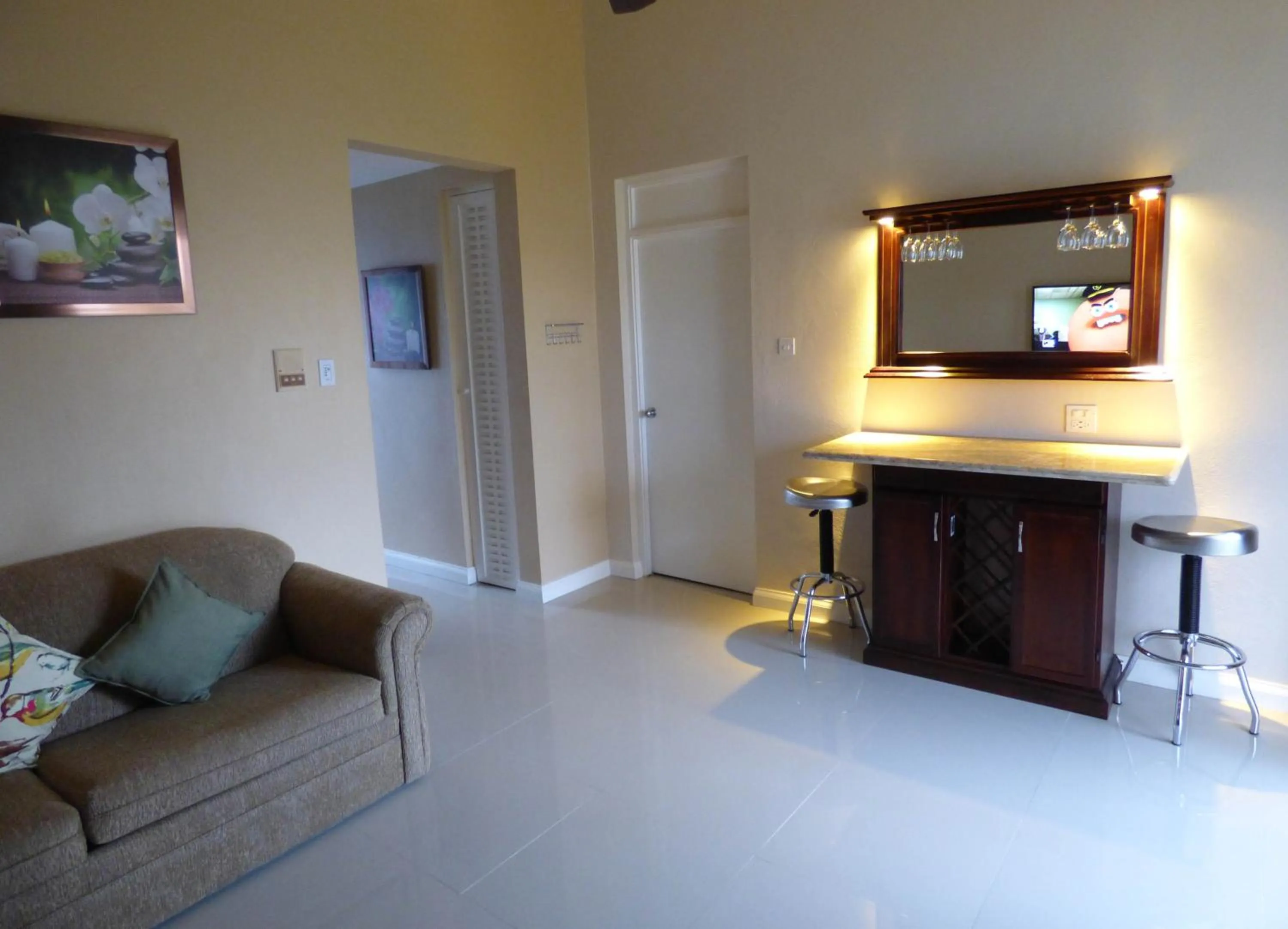 Photo of the whole room in Beach One Bedroom Suite A29