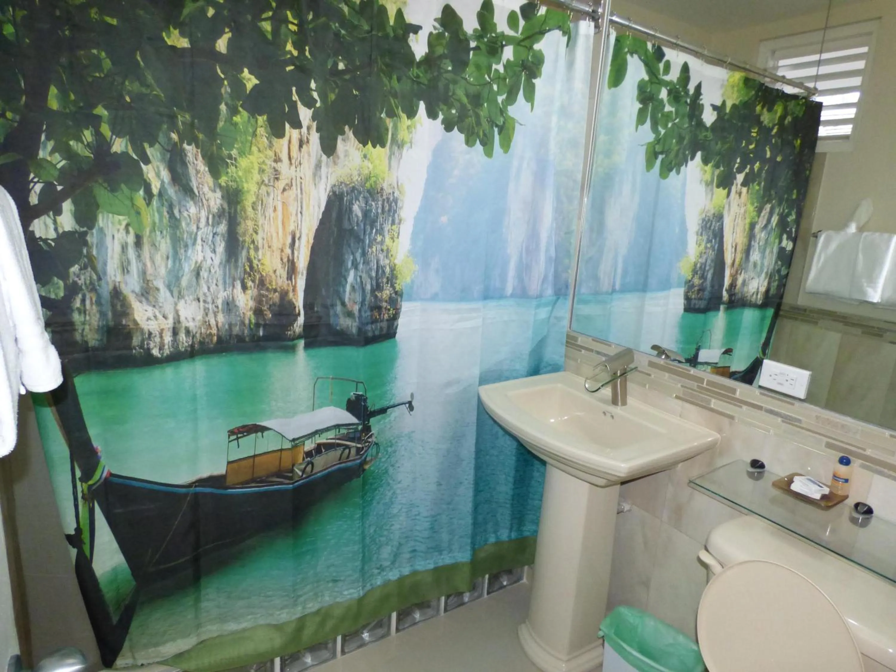 Bathroom in Beach One Bedroom Suite A29