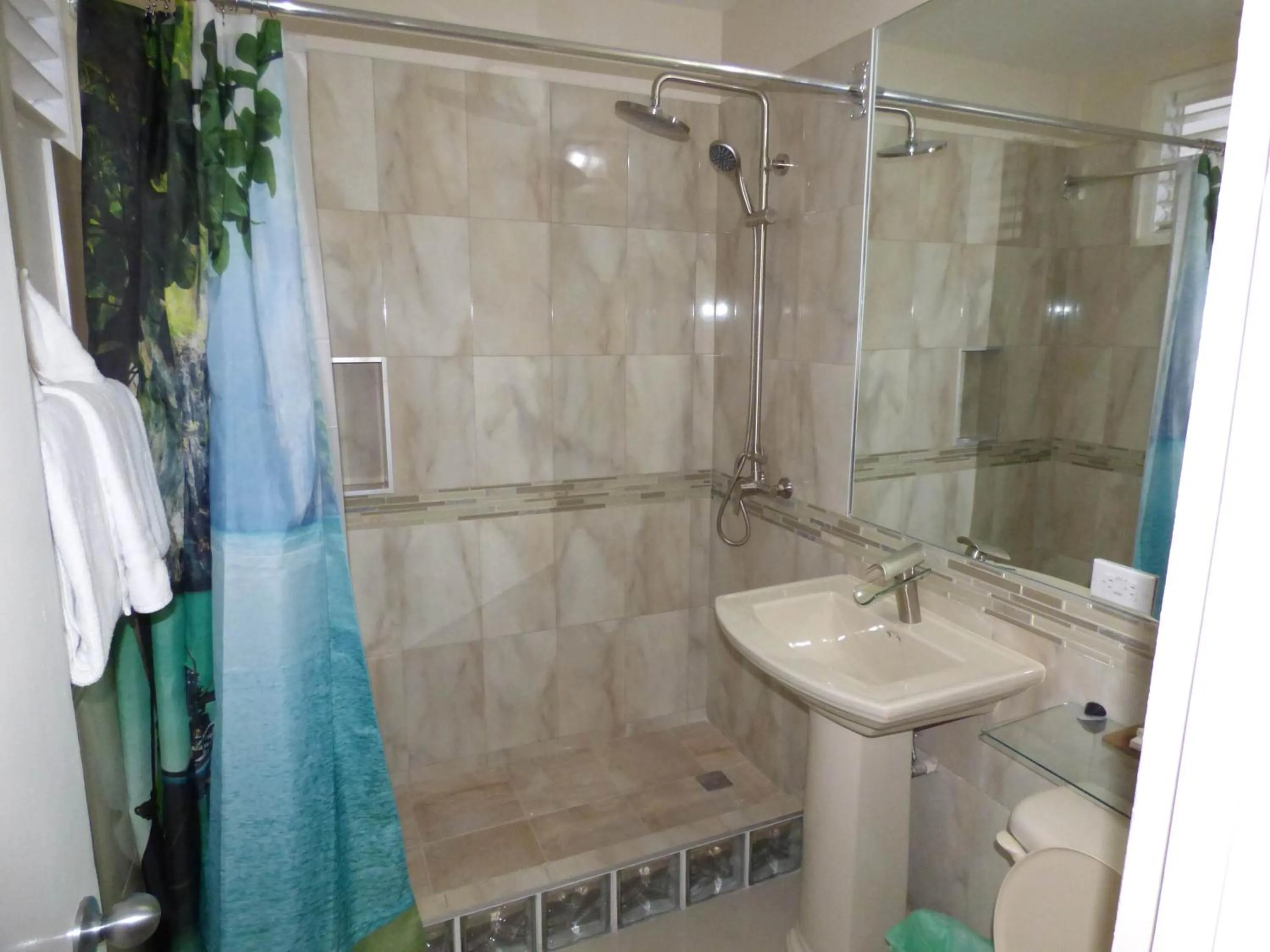 Bathroom in Beach One Bedroom Suite A29