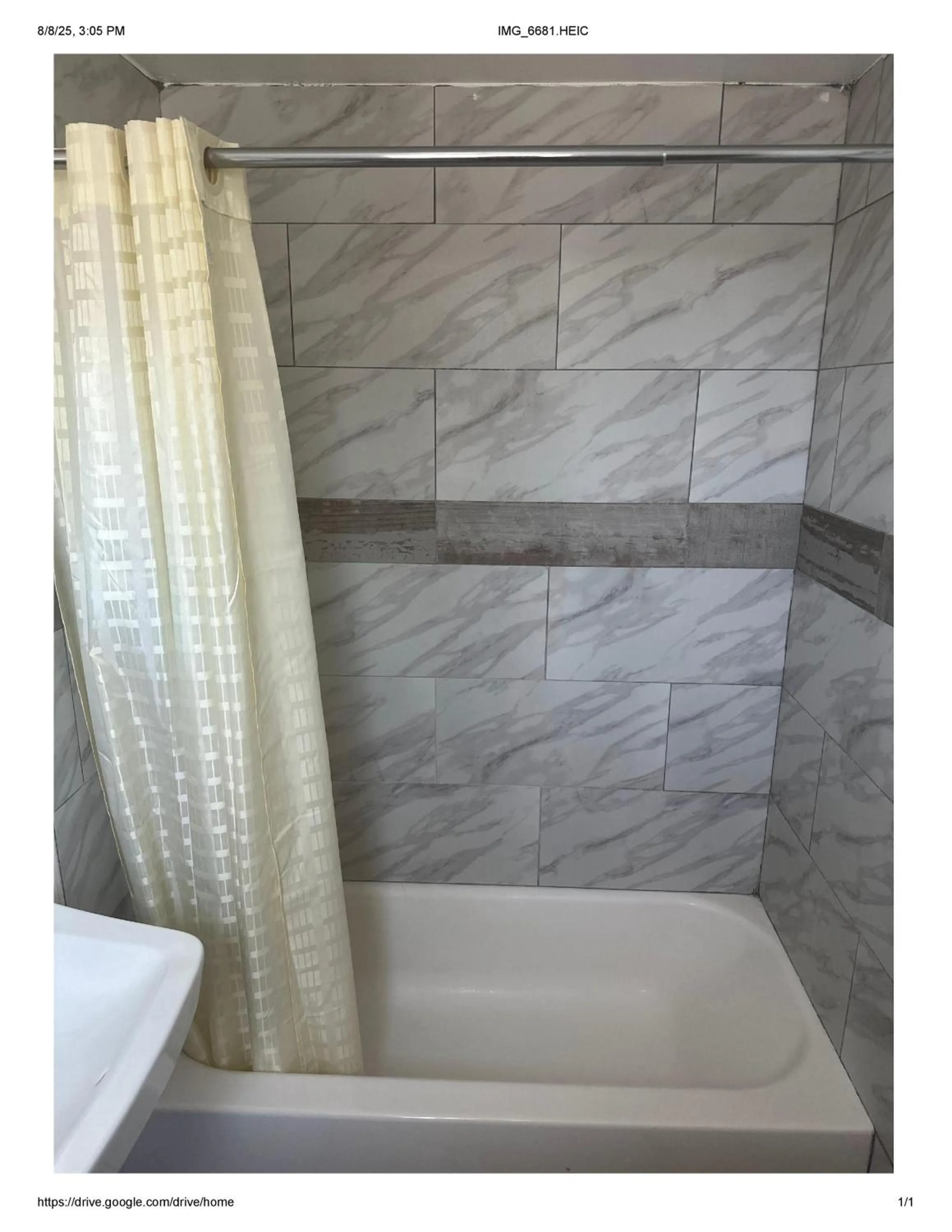 Bathroom in Roxy Hotel