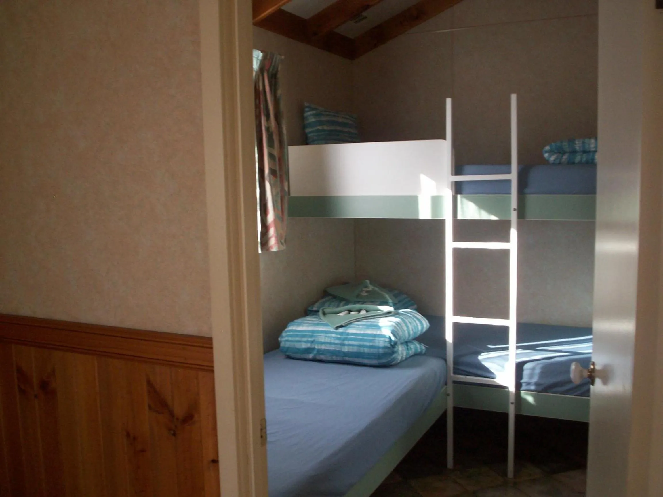 bunk bed, Bed in Bega Caravan Park