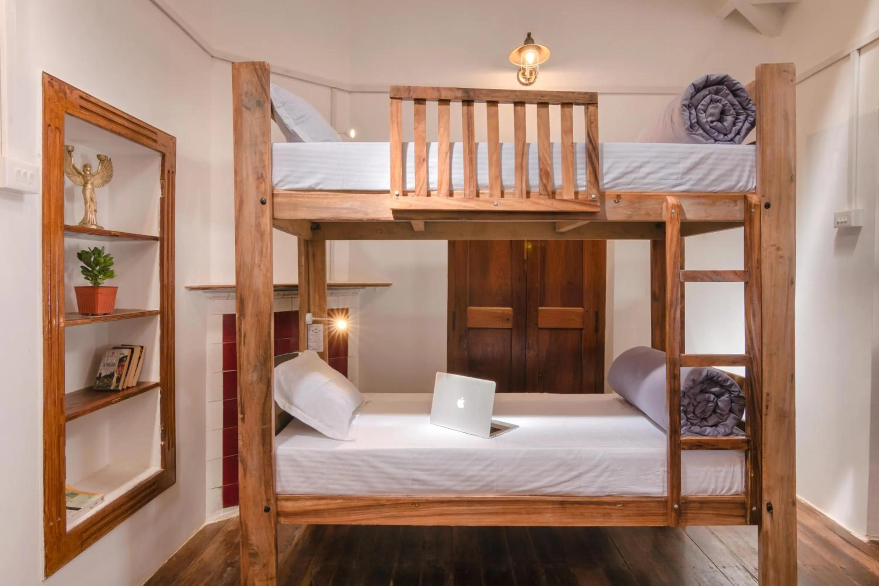 Mountain view, Bed in Zostel Ooty