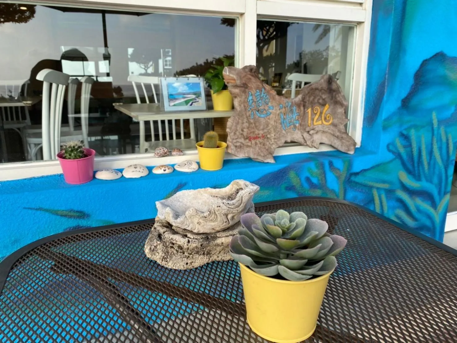 Off site in LoveSea 126 Beach Inn