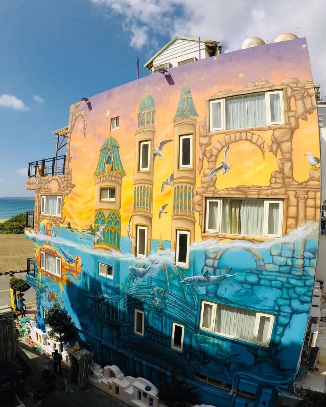 Property building in LoveSea 126 Beach Inn