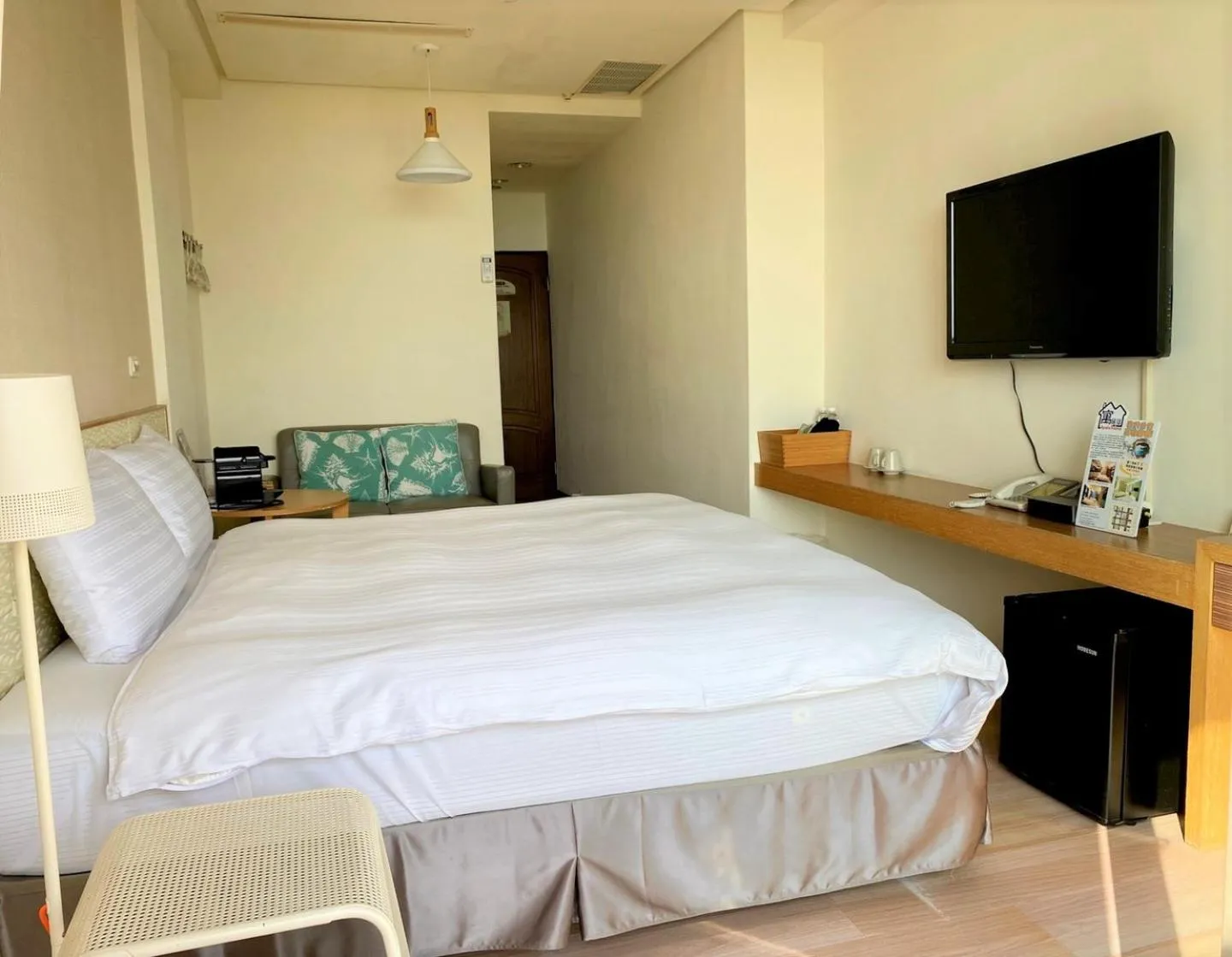 Bed in LoveSea 126 Beach Inn