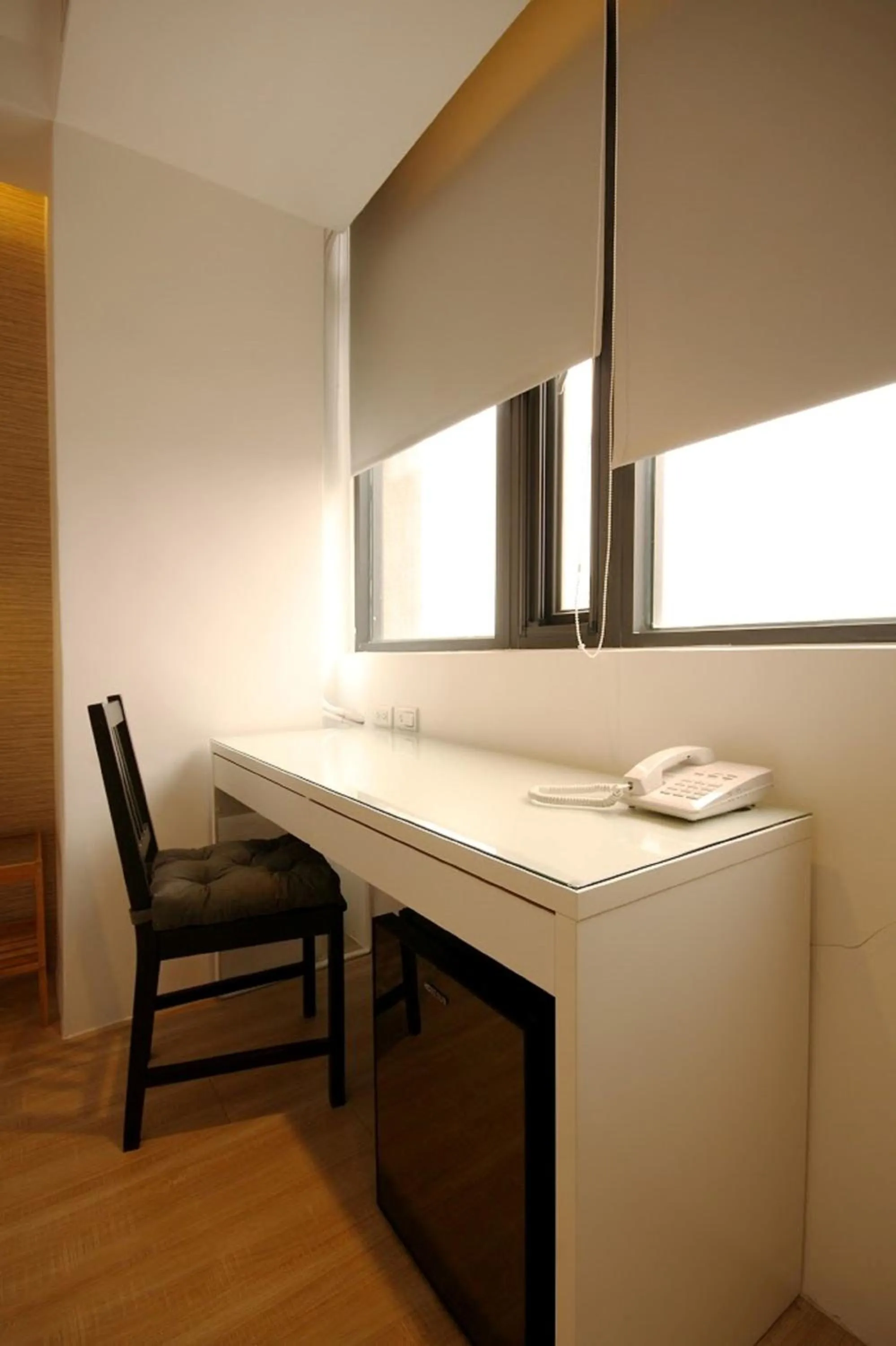 Seating area in Mini West Hotel