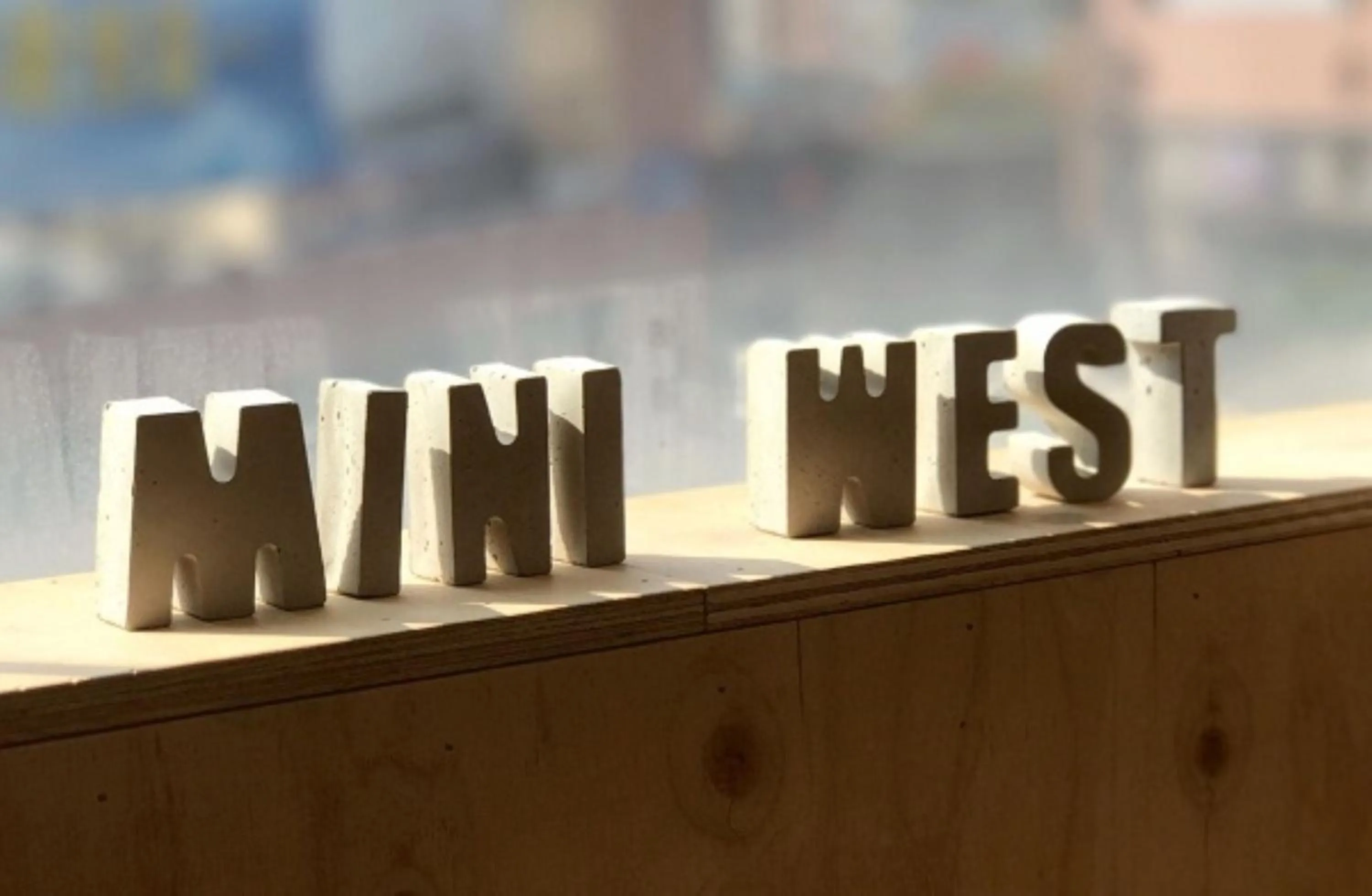 Text overlay in Mini West Hotel