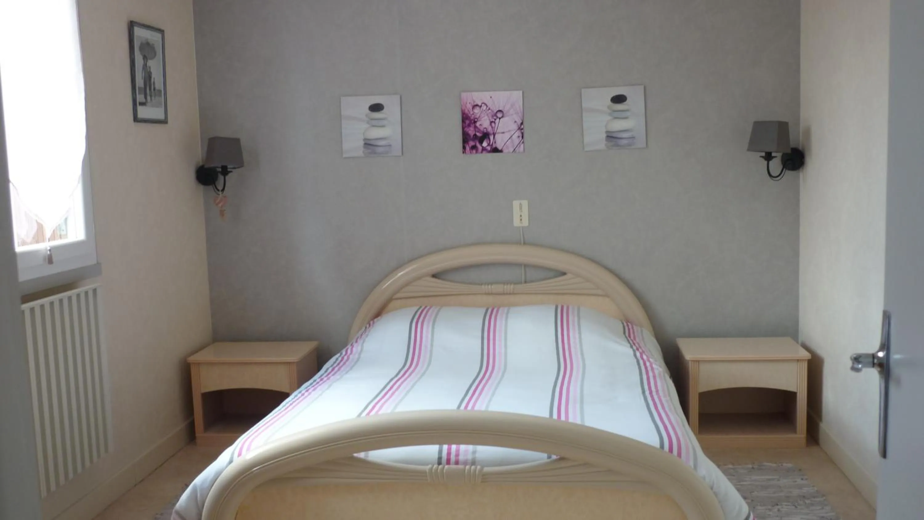 Bedroom, Bed in Chambres d'hôtes Le Gilliard