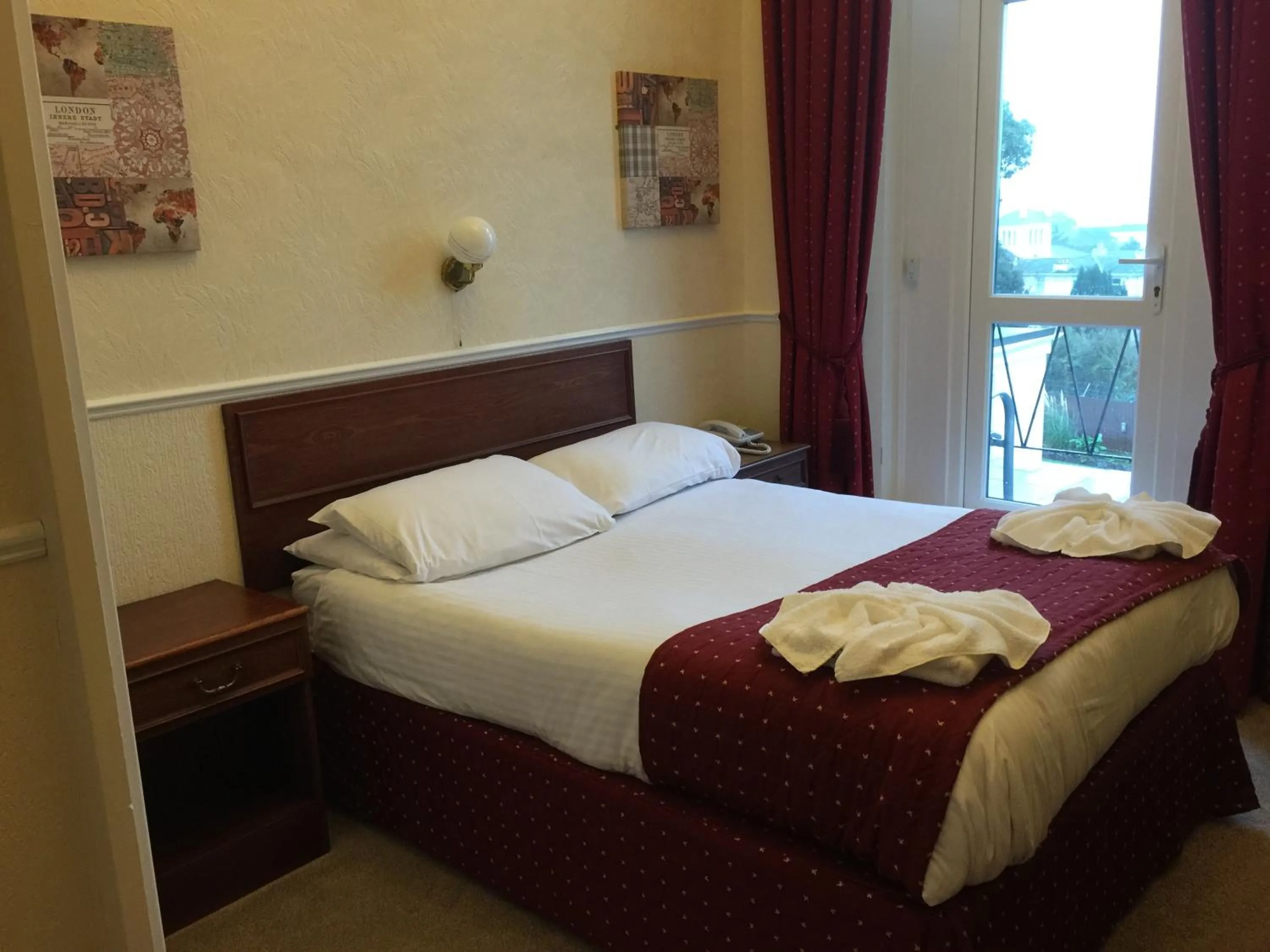 Bedroom in Seascape Hotel