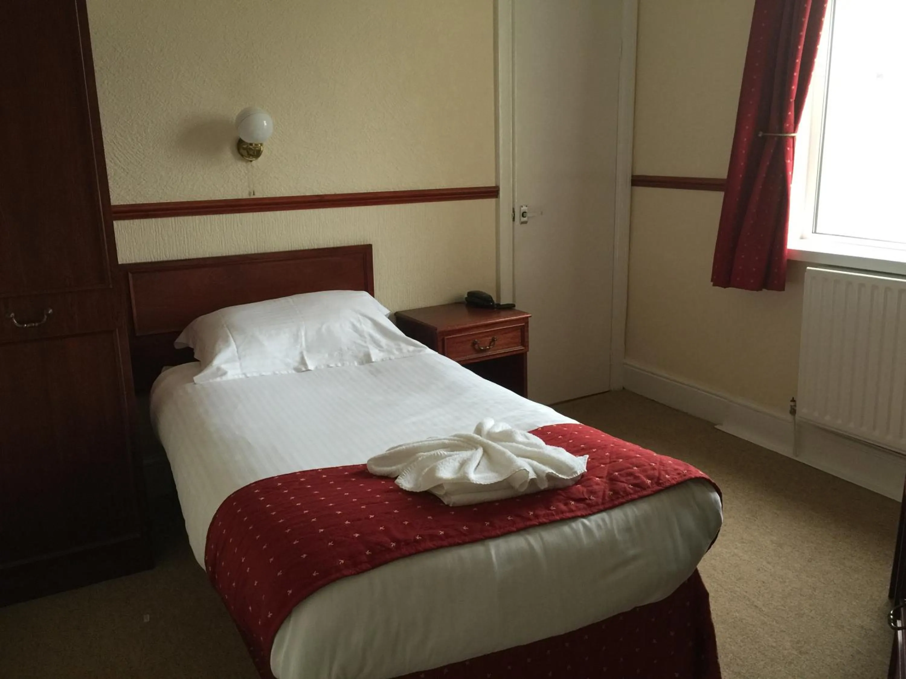 Bedroom in Seascape Hotel