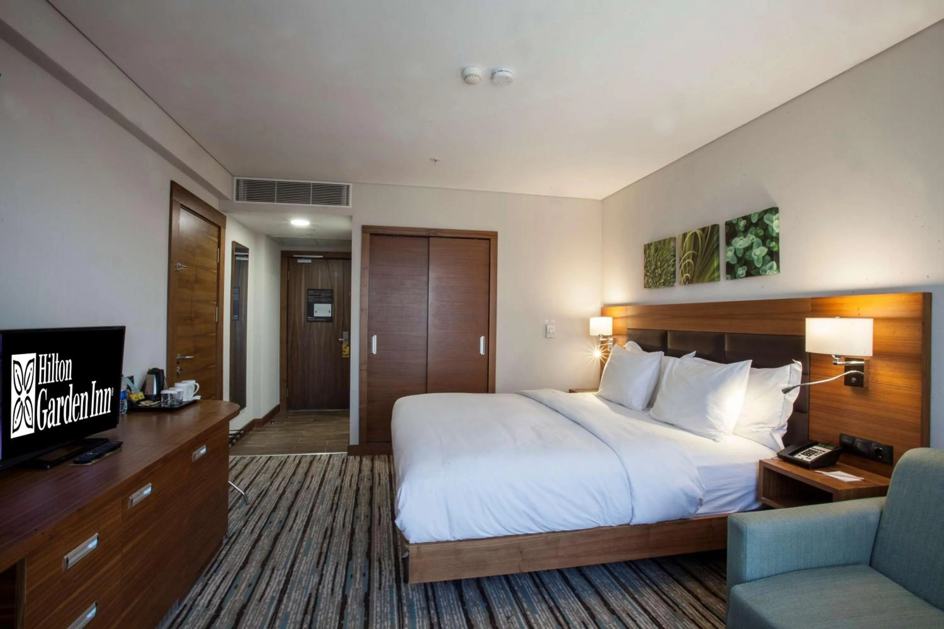 Bedroom, Bed in Hilton Garden Inn Ankara Gimat