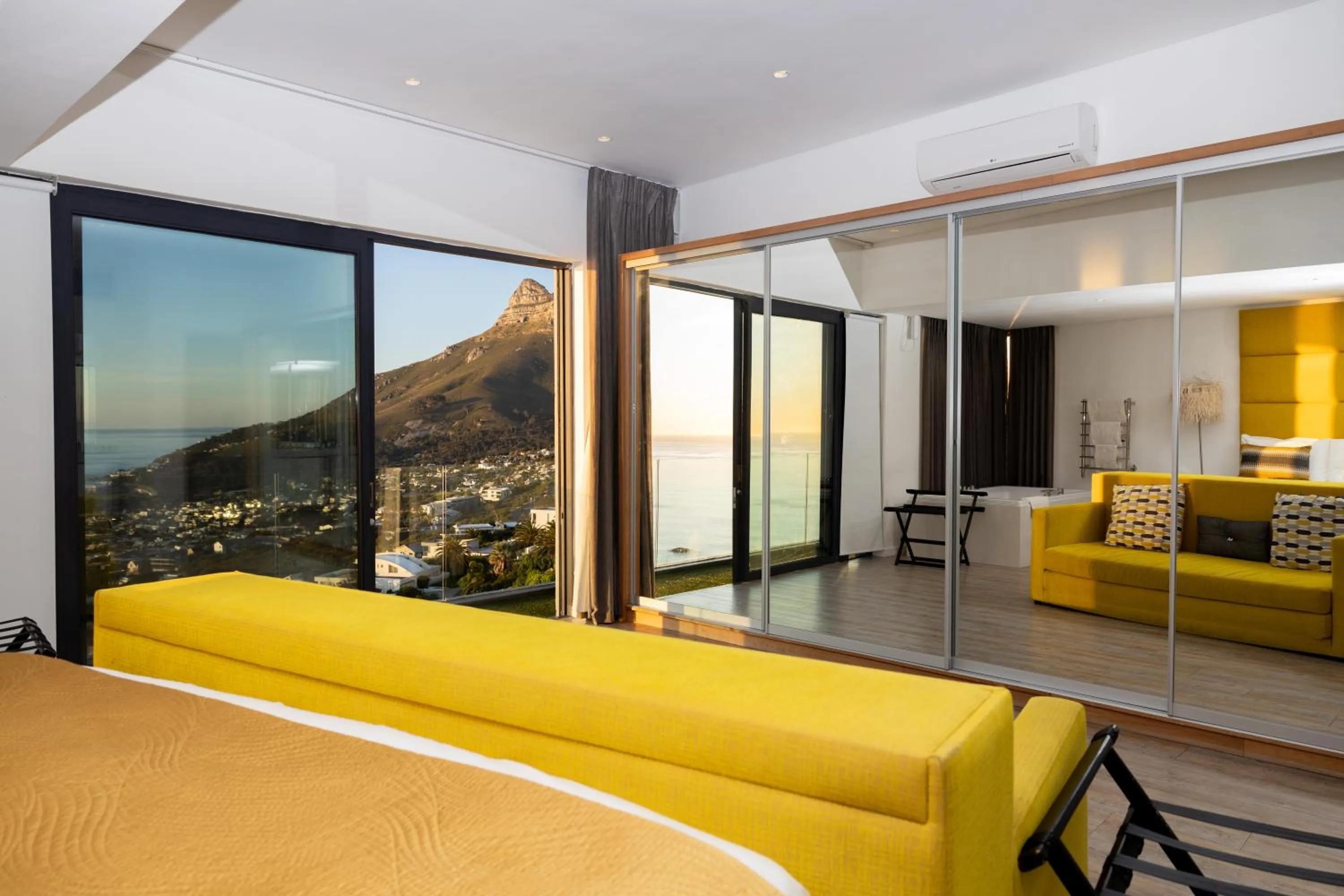 Bed in Sea Star Rocks Boutique Hotel