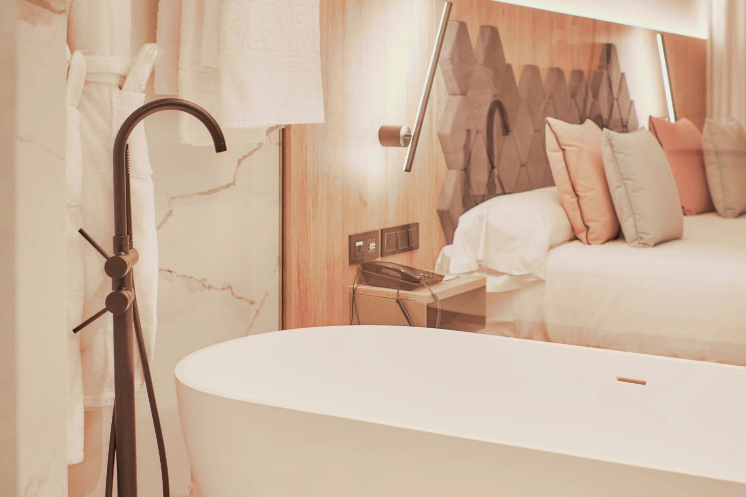 Bath, Bed in Gloria Palace San Agustín Thalasso & Hotel