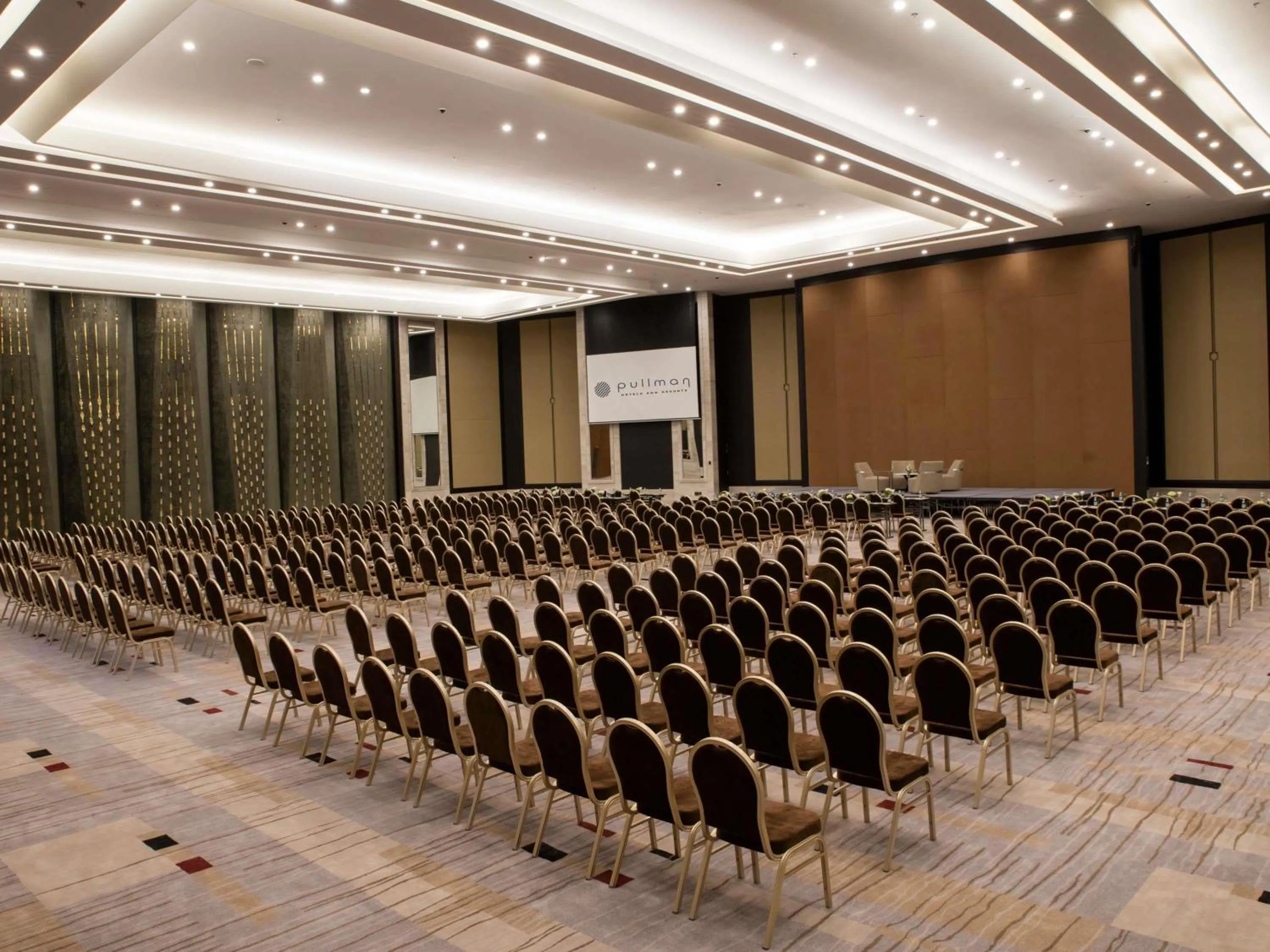 Meeting/conference room in Pullman Vung Tau