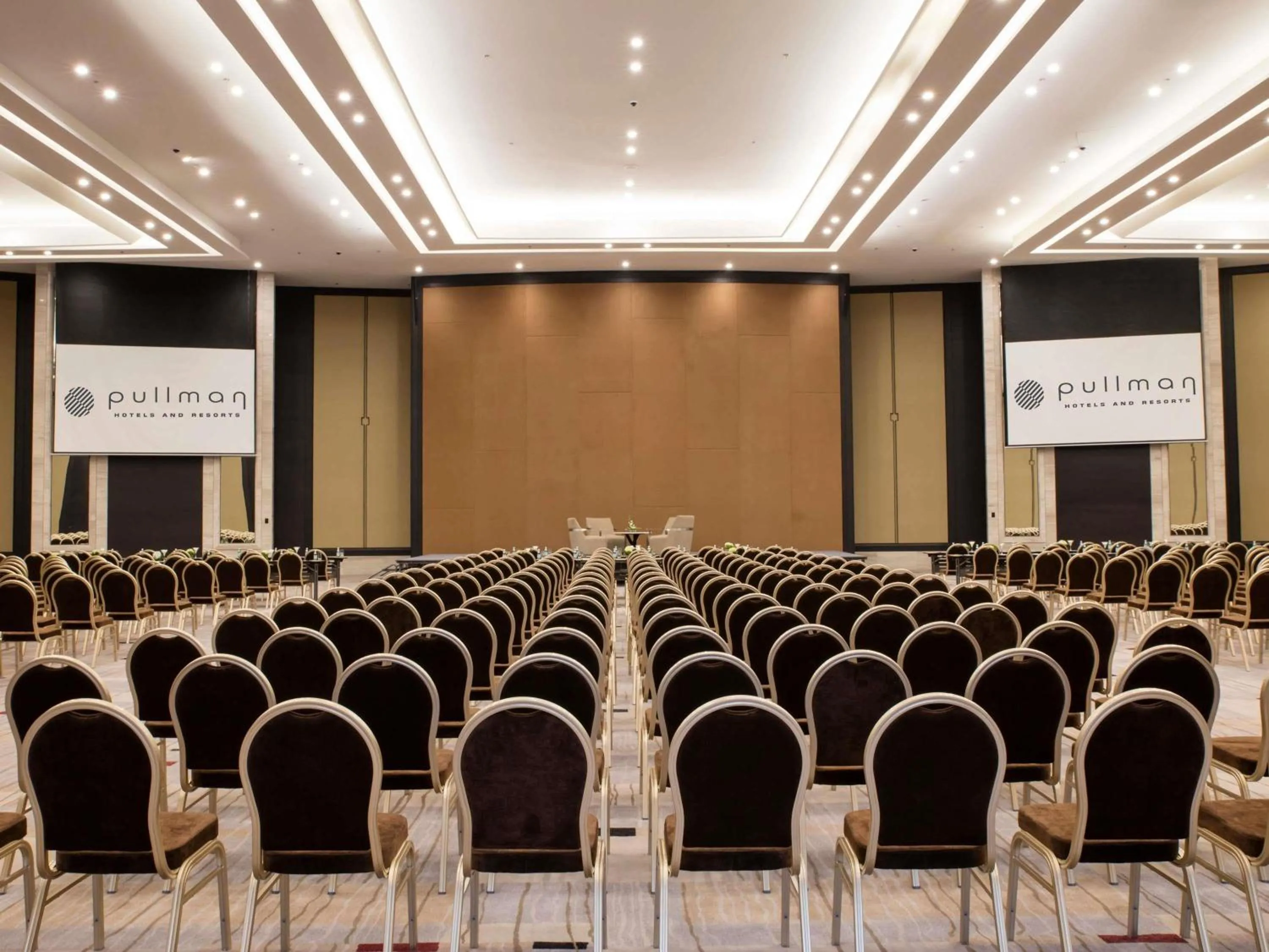 Meeting/conference room in Pullman Vung Tau