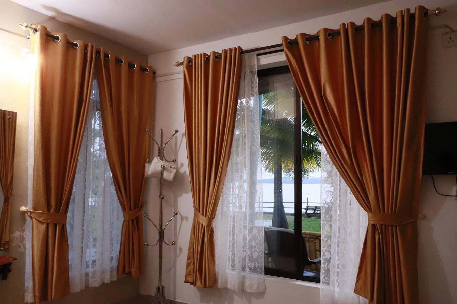 Lake view in Lake N River Resort Munroe Island