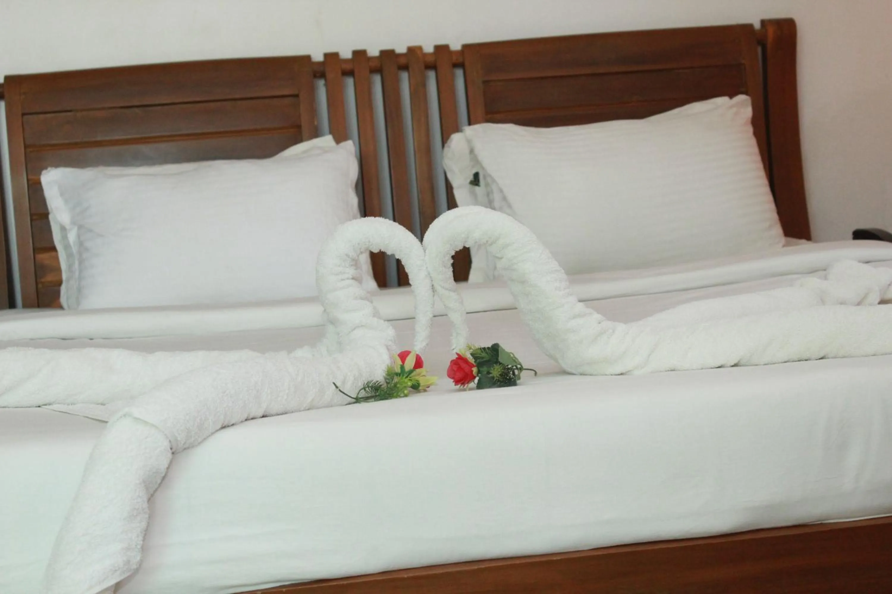 Bed in Lake N River Resort Munroe Island