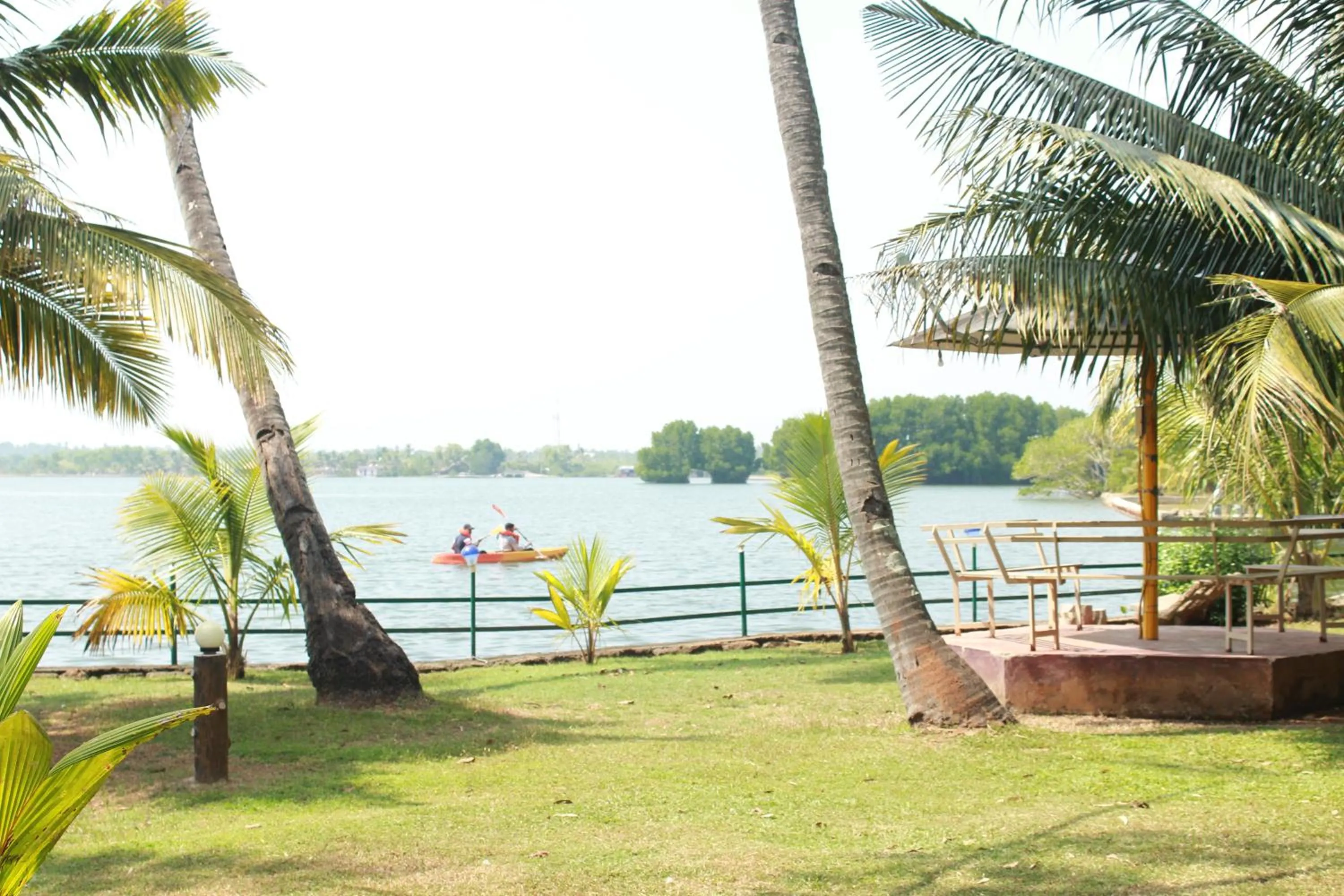 Lake N River Resort Munroe Island