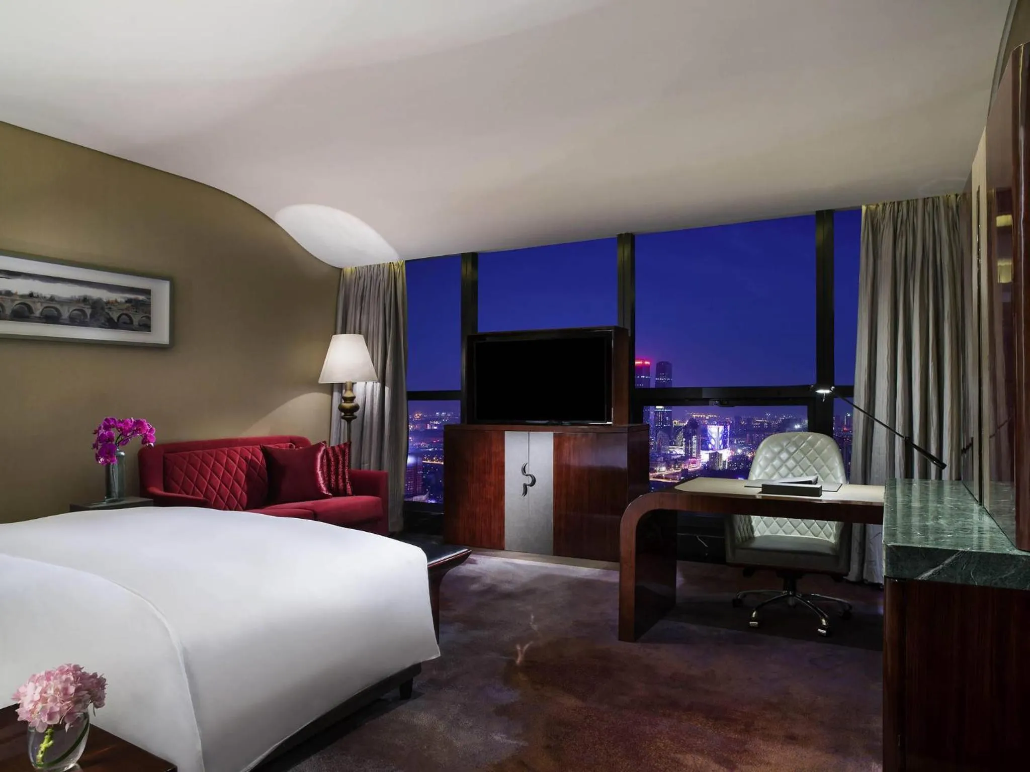 Bedroom, Bed in Sofitel Kunming