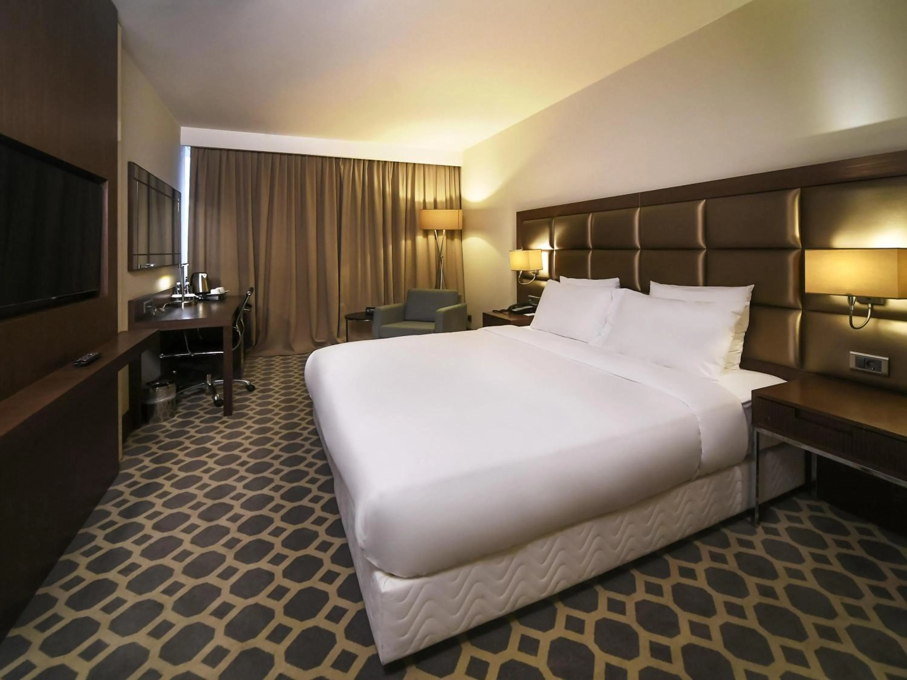 Bedroom, Bed in Mercure Istanbul West Hotel & Convention Center