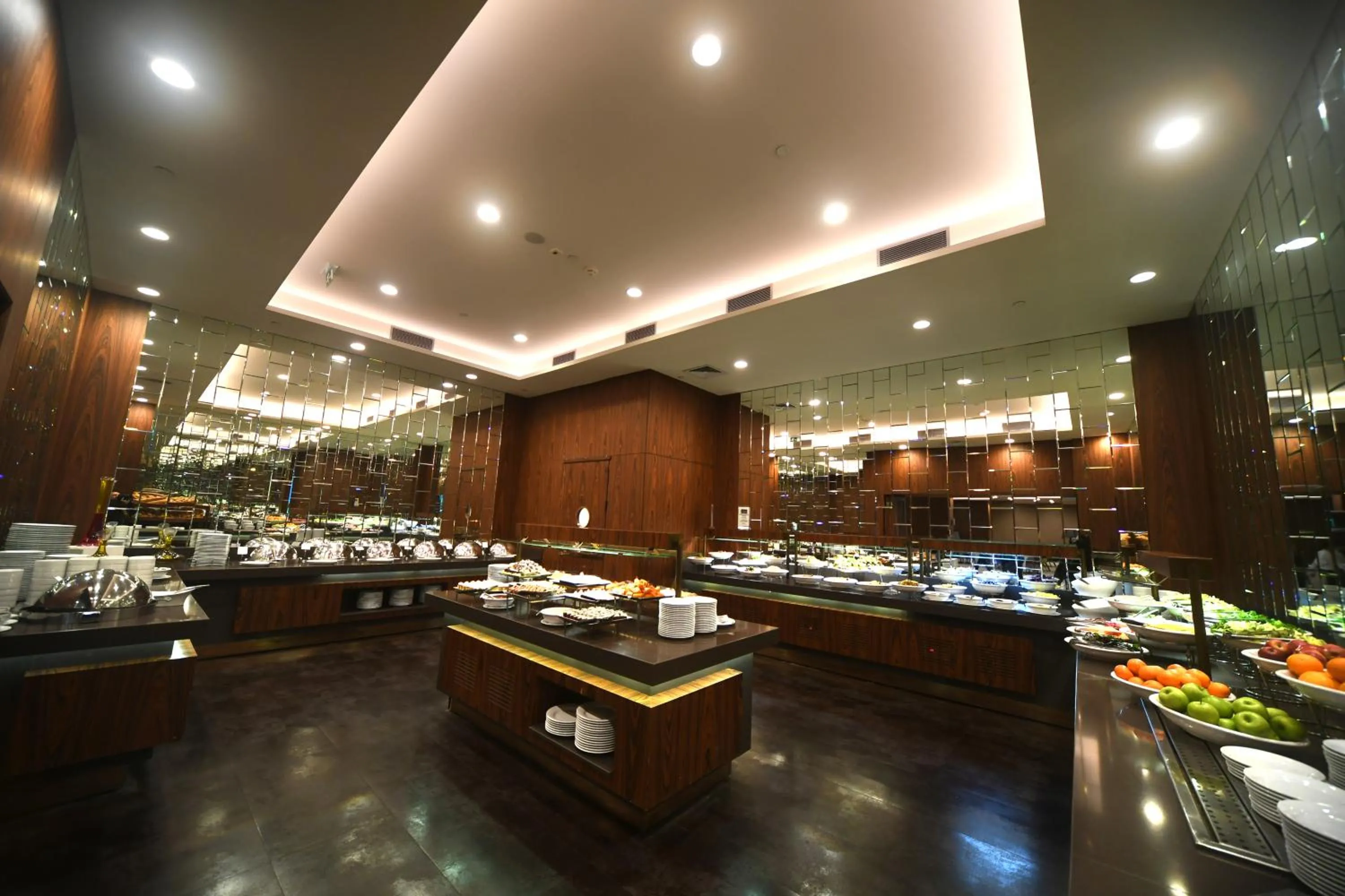 Restaurant/places to eat in Mercure Istanbul West Hotel & Convention Center