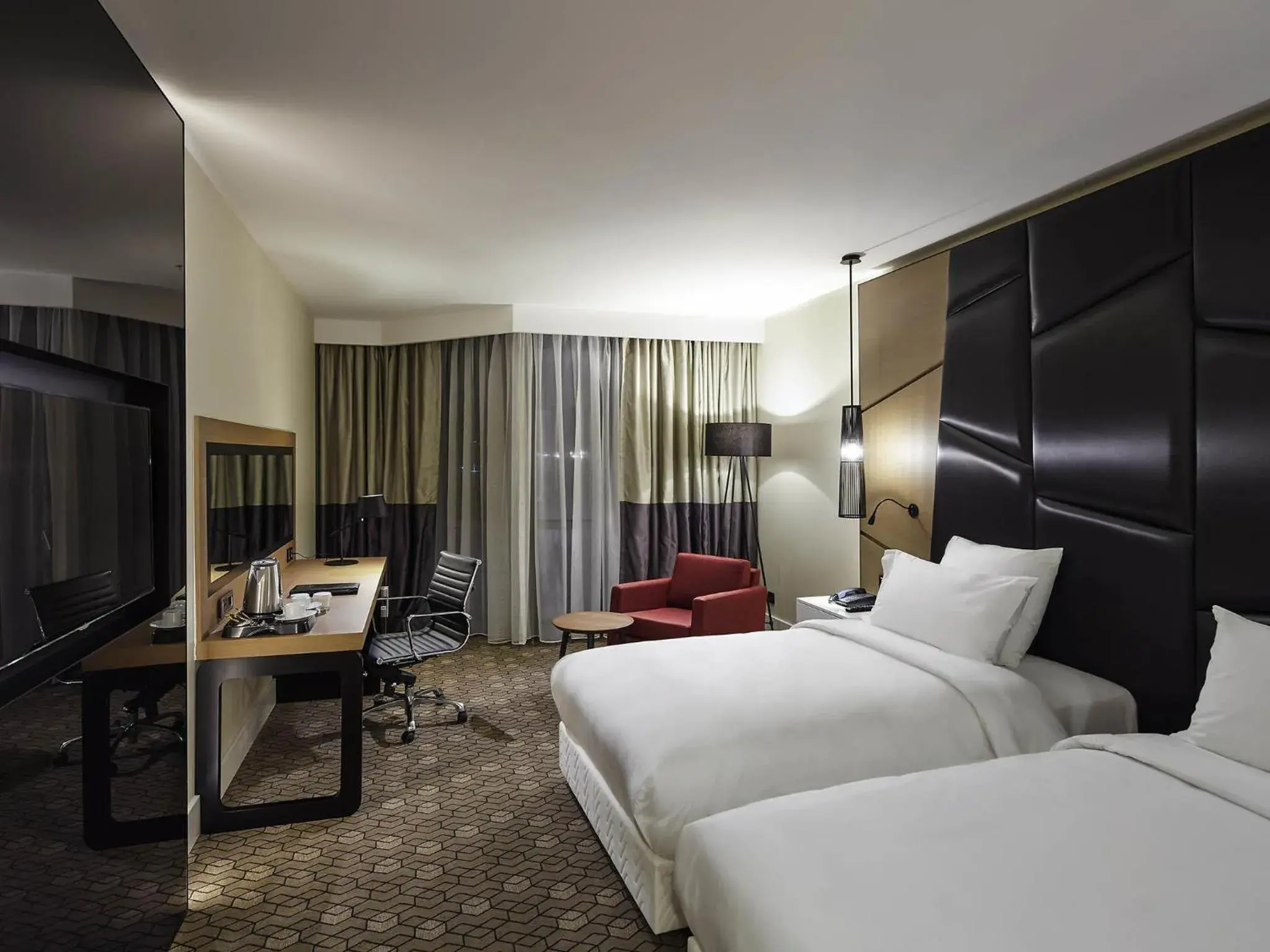 Deluxe Room with Twin Bed - City View in Pullman Istanbul Hotel & Convention Center Deluxe Room with Twin Bed - City View in Pullman Istanbul Hotel & Convention Center