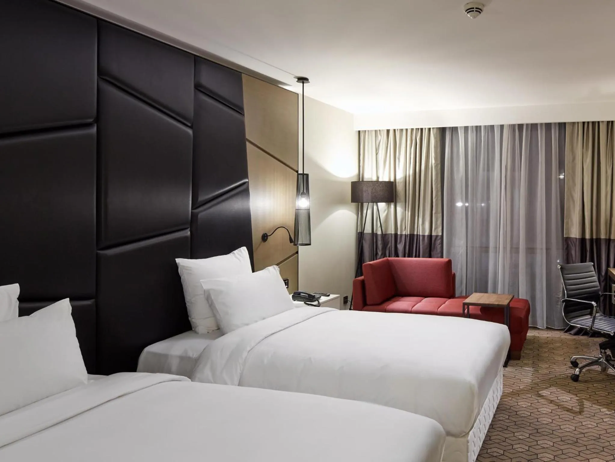 Bed in Pullman Istanbul Hotel & Convention Center
