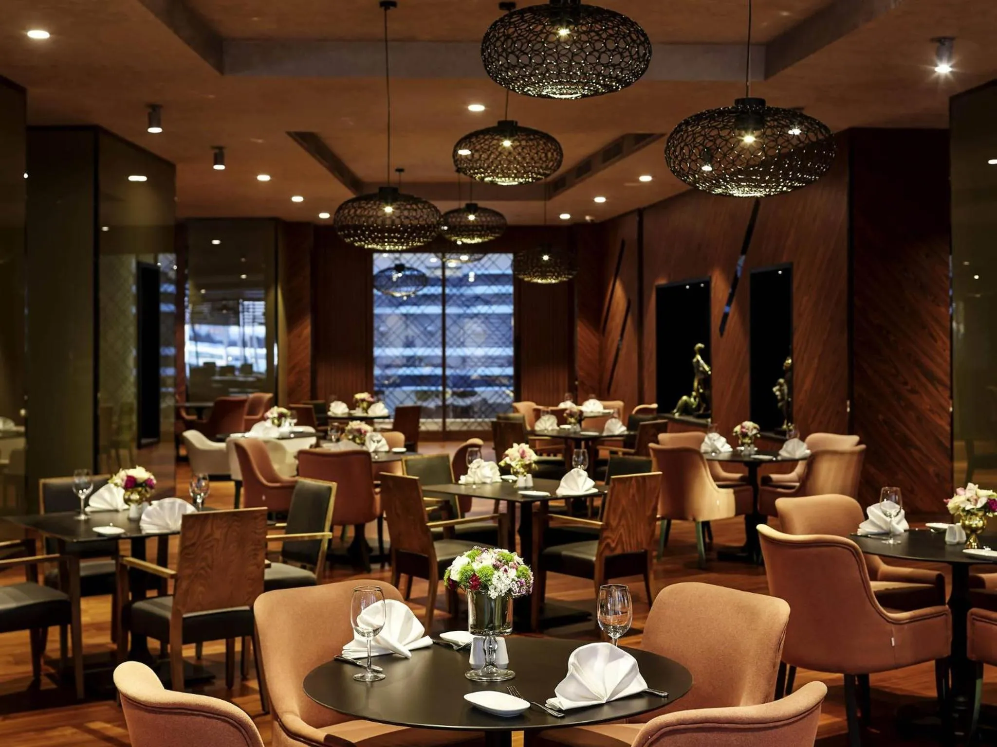 Restaurant/places to eat in Pullman Istanbul Hotel & Convention Center