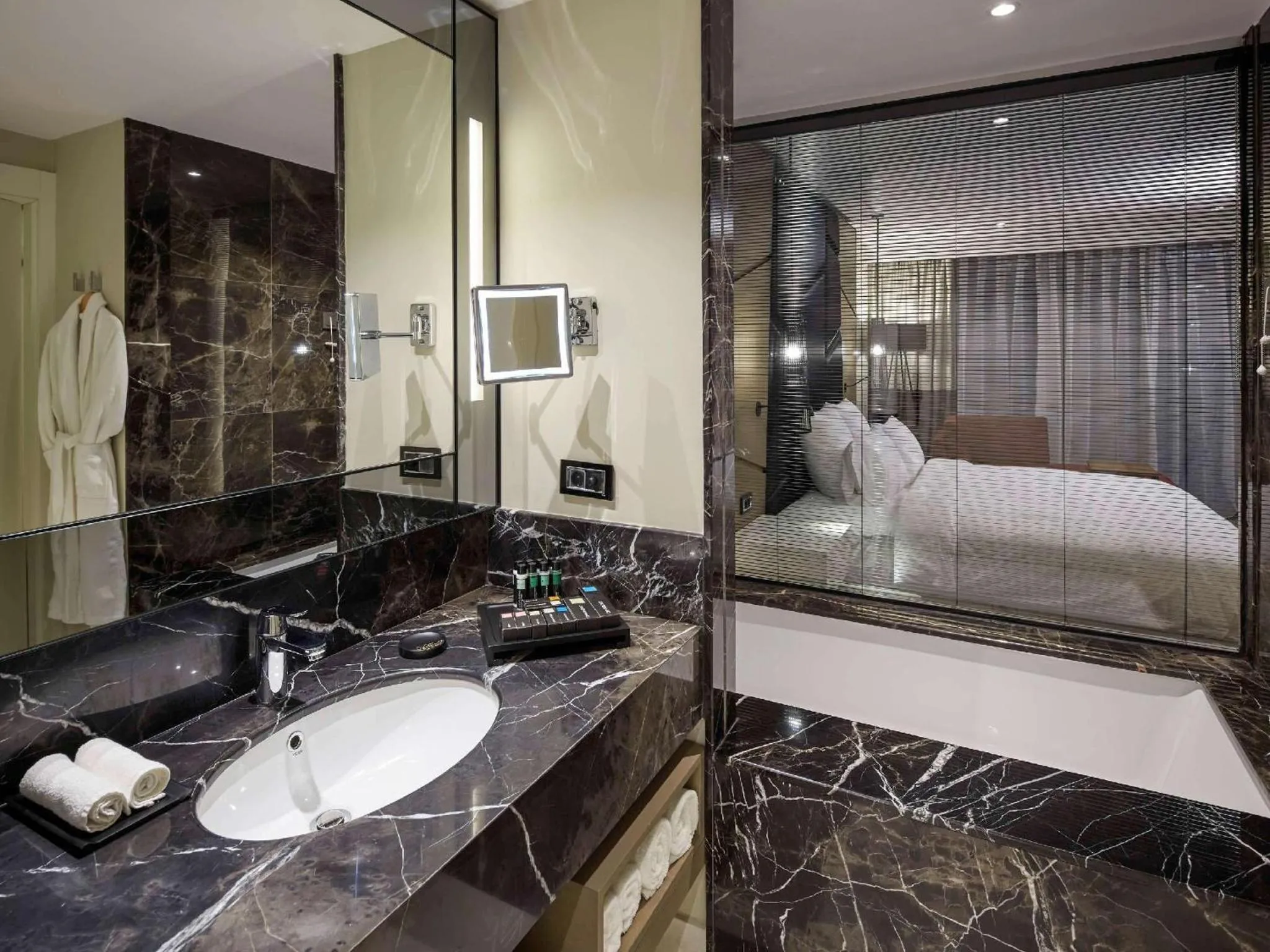 Bathroom, Bed in Pullman Istanbul Hotel & Convention Center