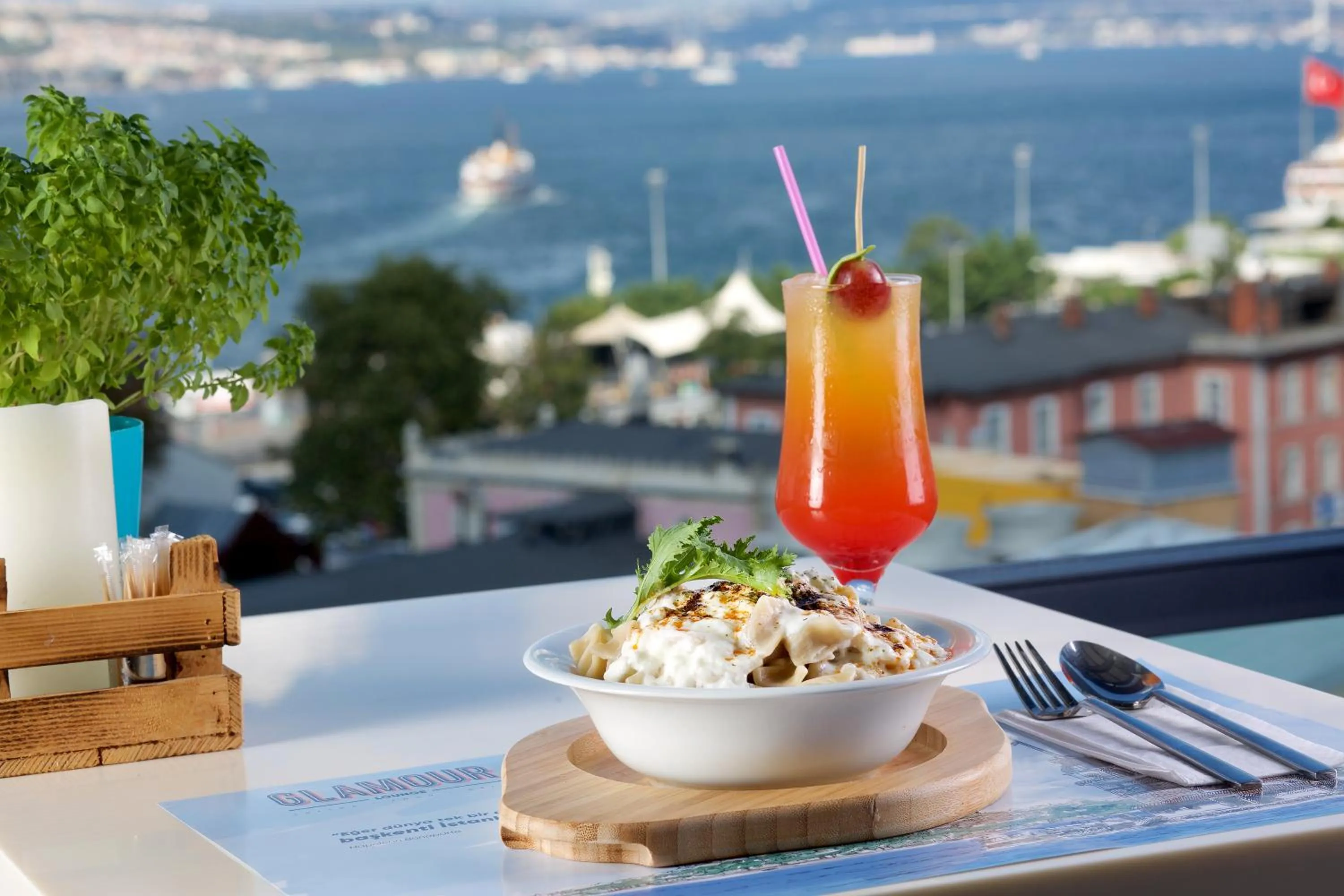 Restaurant/places to eat in Glamour Hotel Istanbul Sirkeci