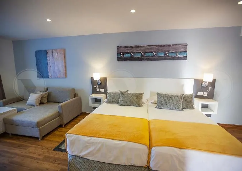 Bed in Hotel Malibu Park