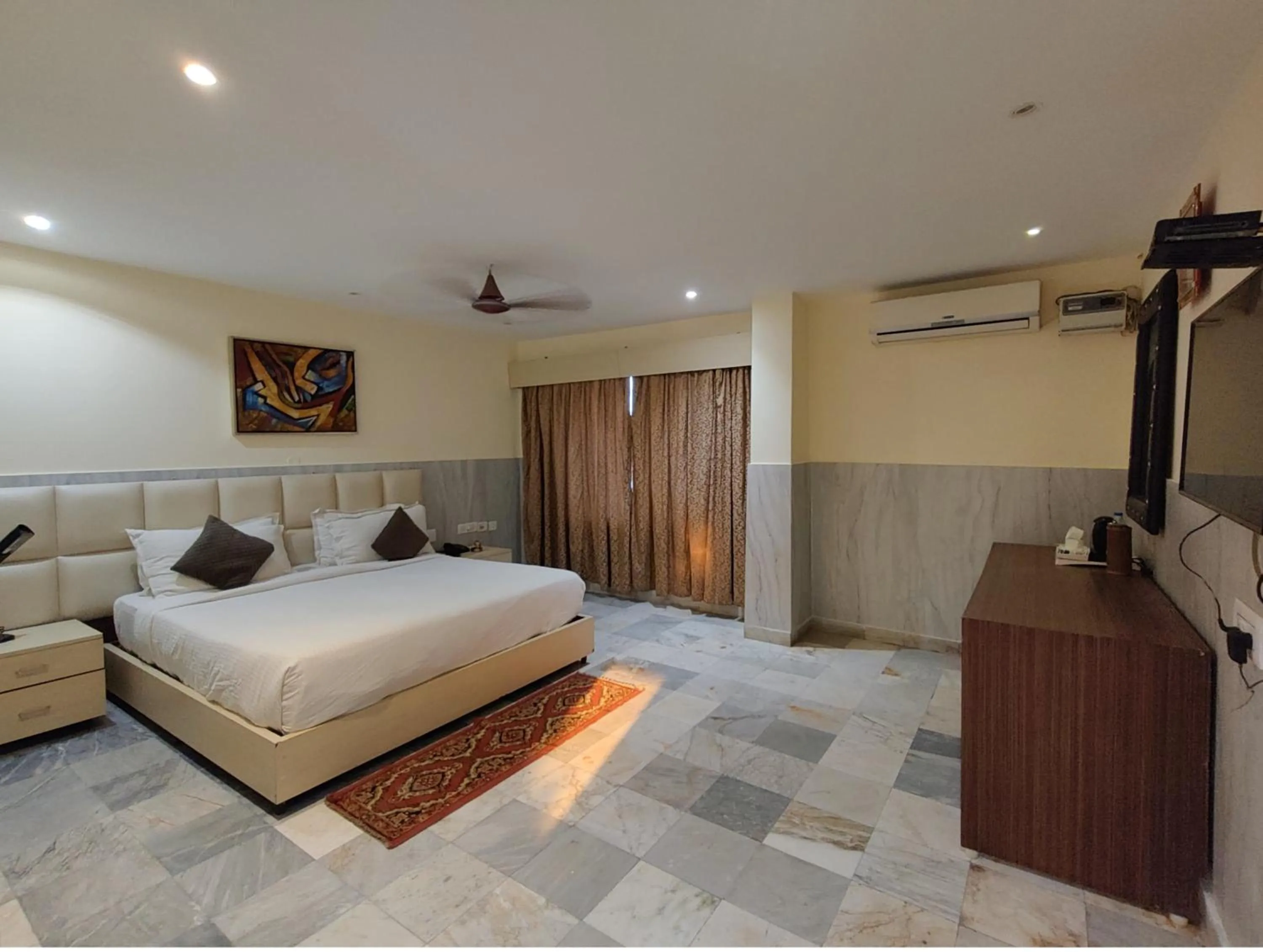 Bed in Sher-E-Punjab